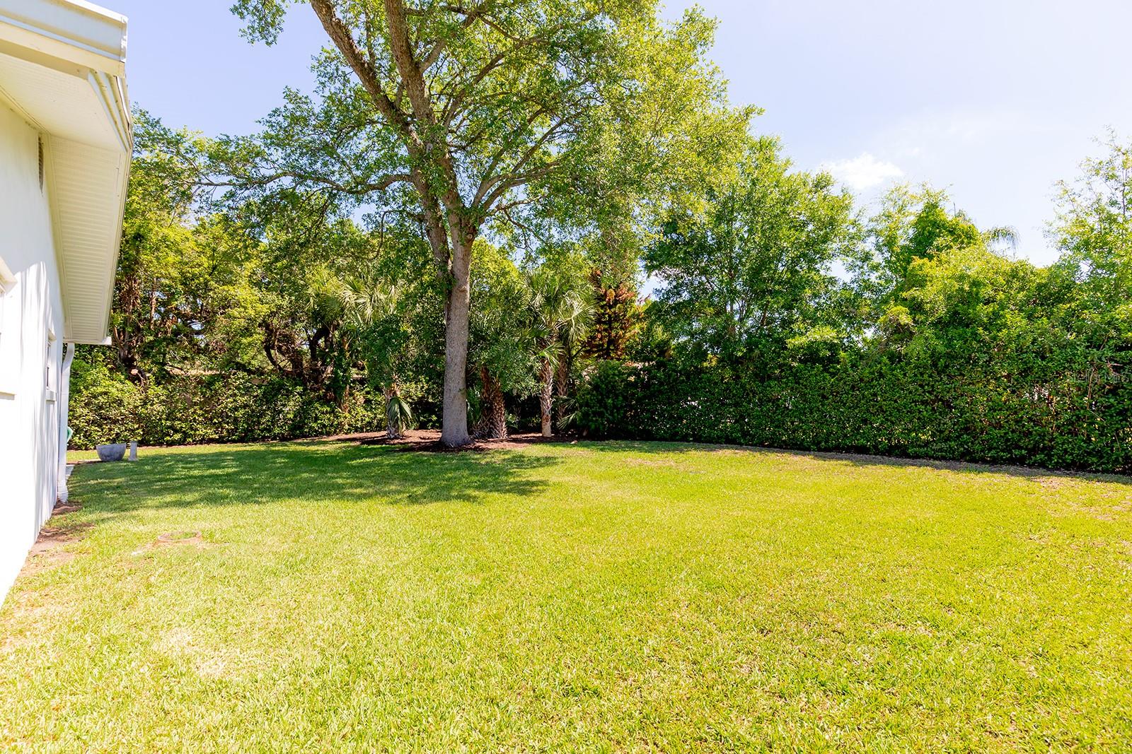 Image 36 of 48 For 2415 Eaton Lane