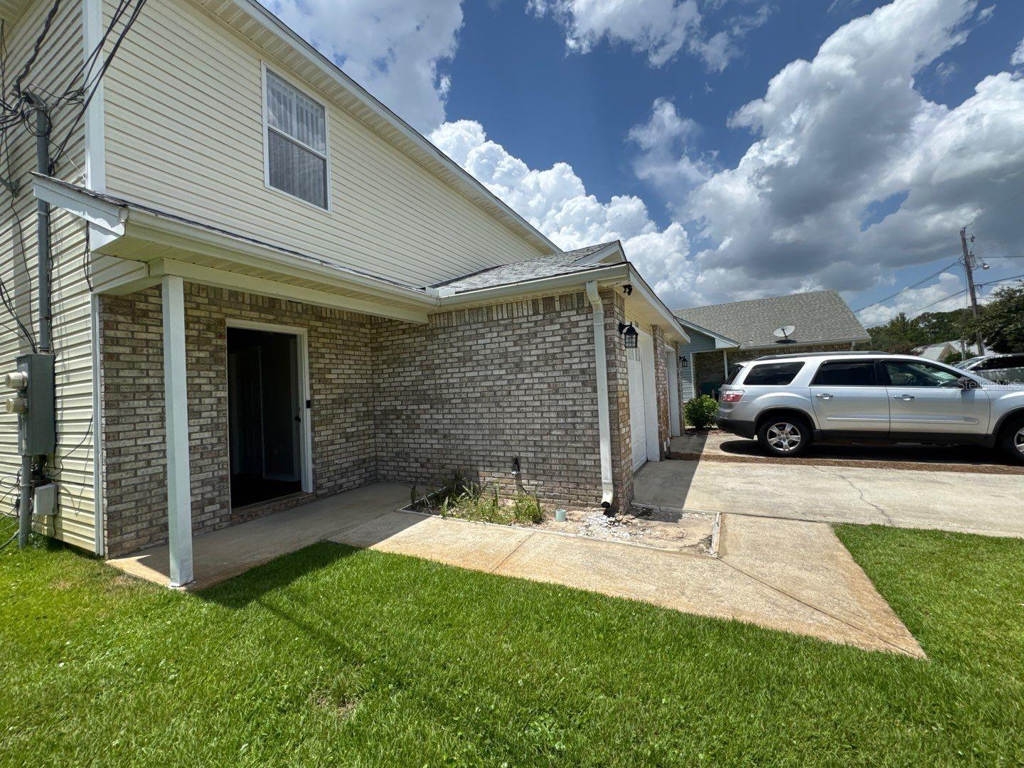 Image 3 of 68 For 2127 Tom Street 2127