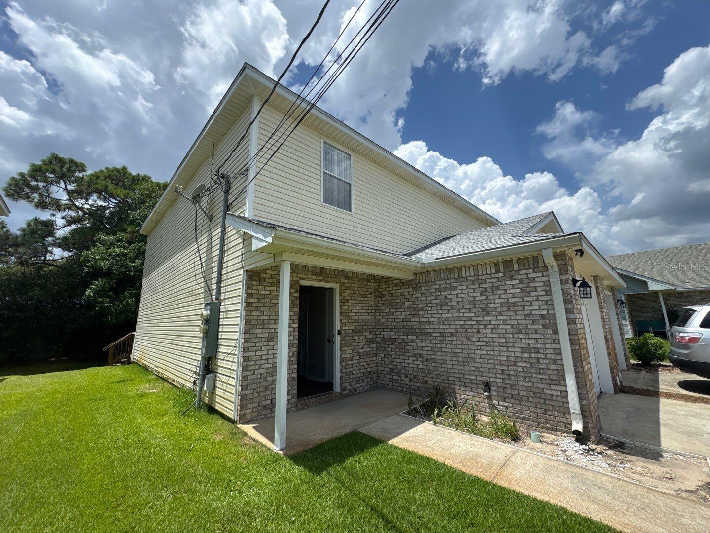 Image 4 of 68 For 2127 Tom Street 2127