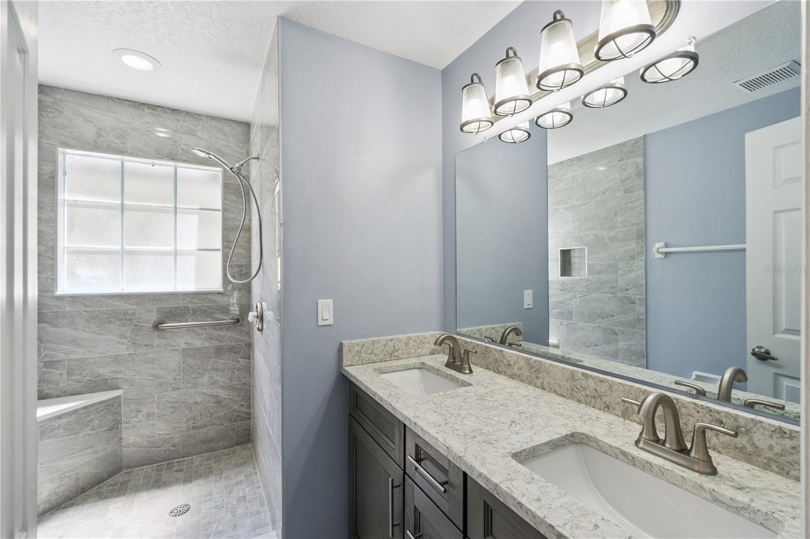 Image 10 of 17 For 2007 Royal Bay Boulevard 144