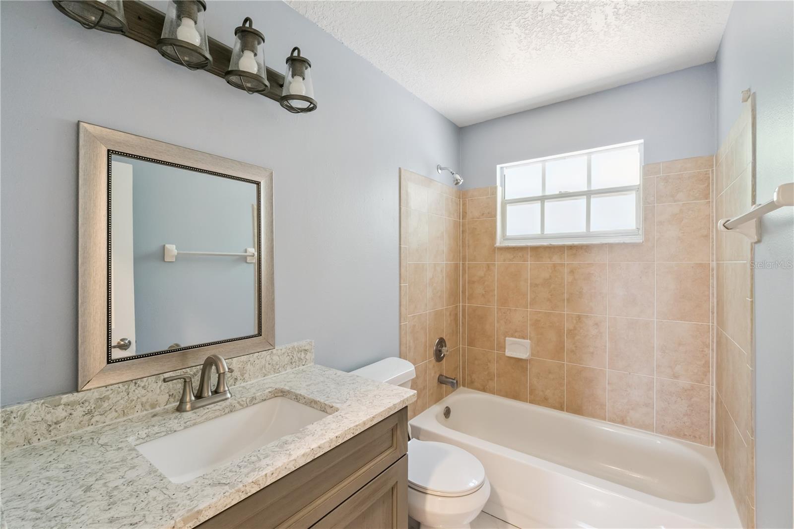 Image 15 of 17 For 2007 Royal Bay Boulevard 144