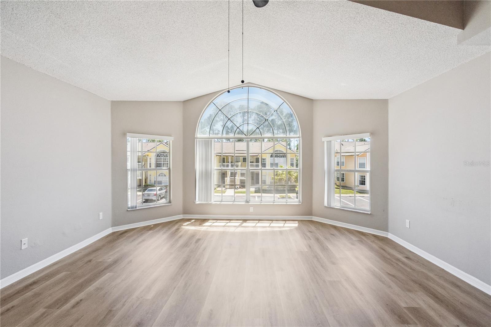 Image 4 of 17 For 2007 Royal Bay Boulevard 144