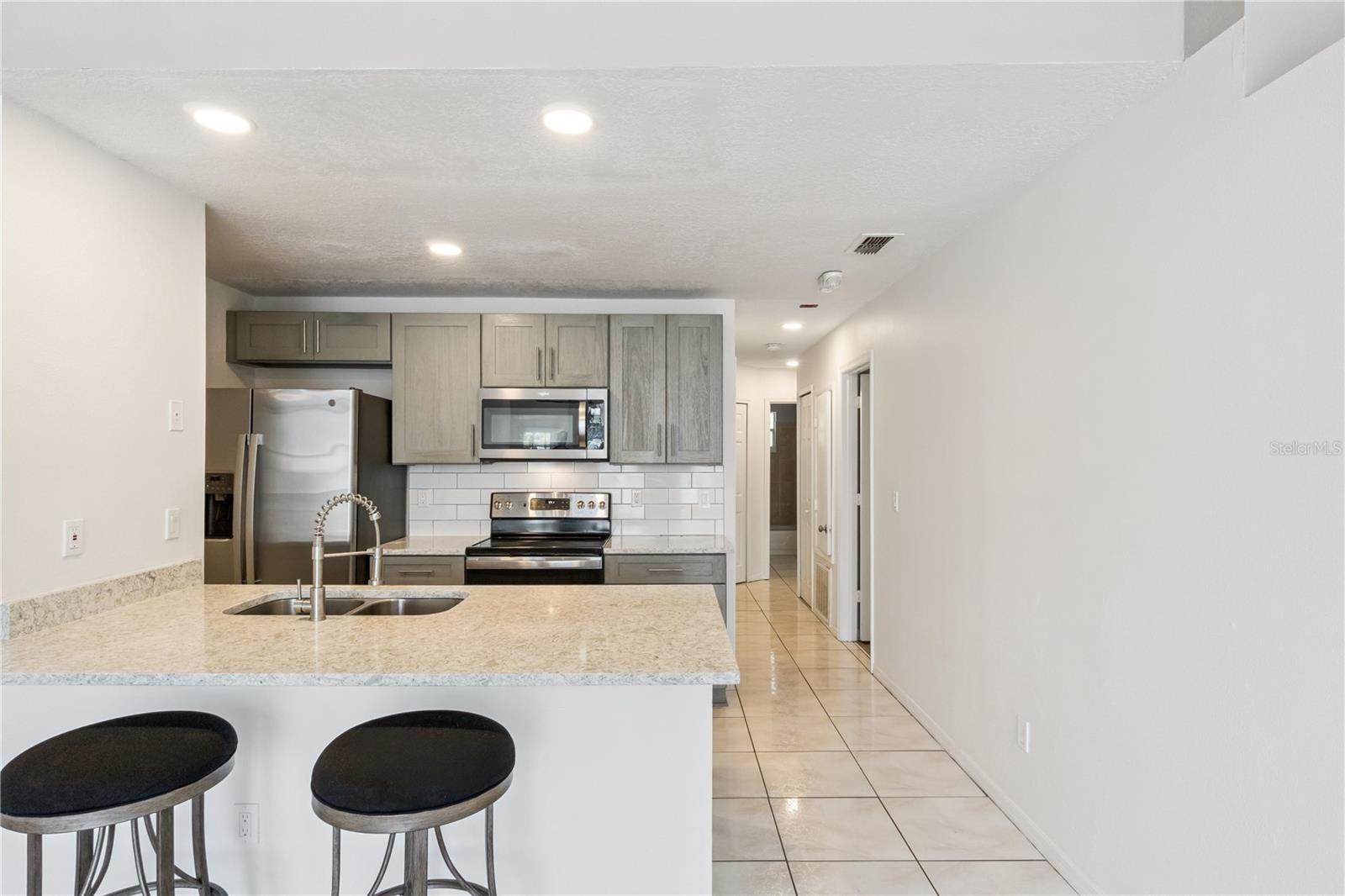 Image 5 of 17 For 2007 Royal Bay Boulevard 144