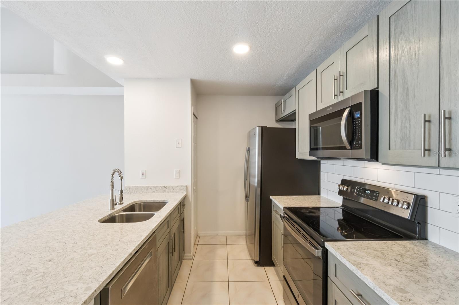 Image 7 of 17 For 2007 Royal Bay Boulevard 144