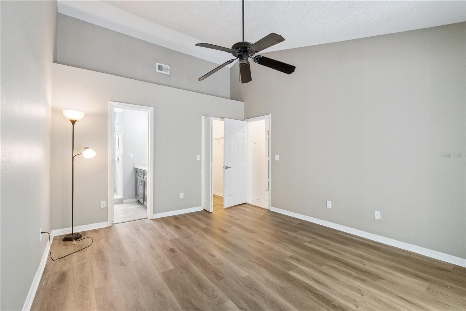 Image 8 of 17 For 2007 Royal Bay Boulevard 144