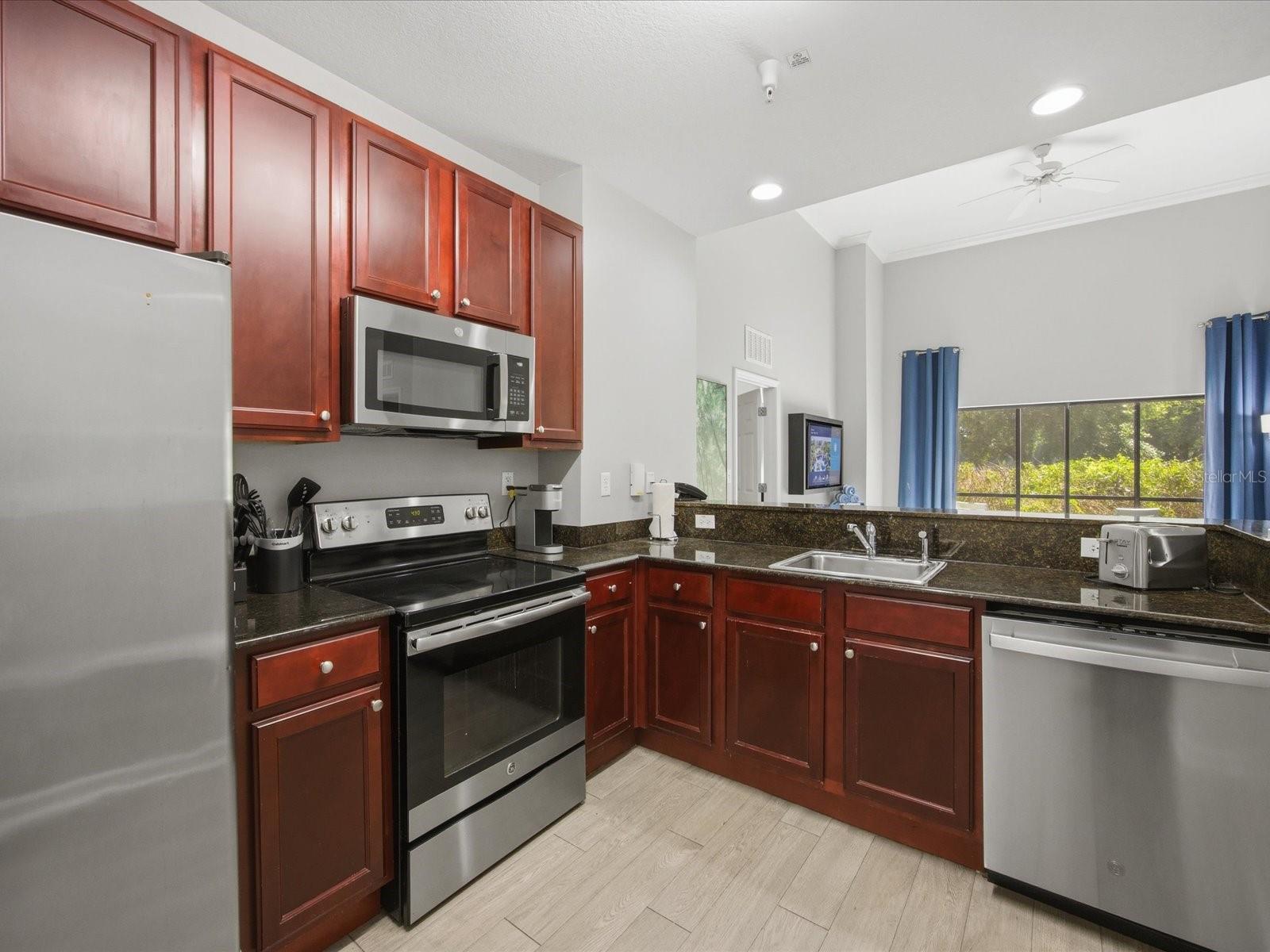 Image 10 of 51 For 14501 Grove Resort Avenue 1114