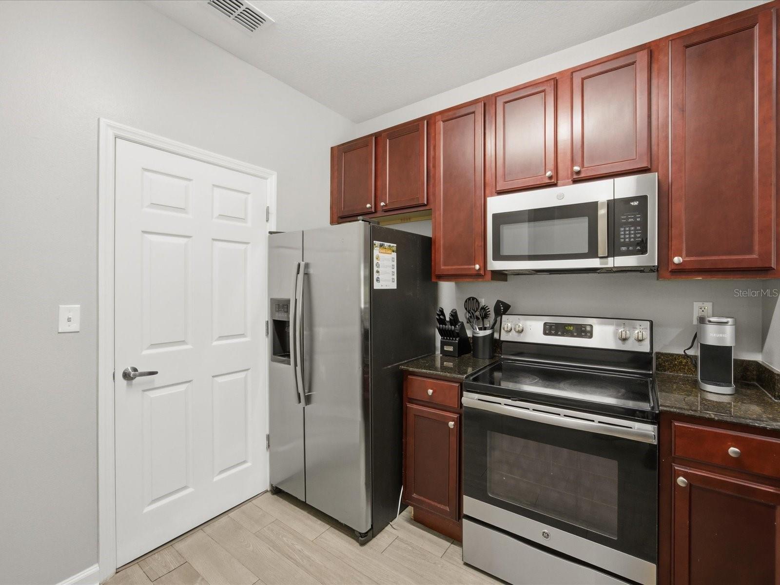 Image 9 of 51 For 14501 Grove Resort Avenue 1114