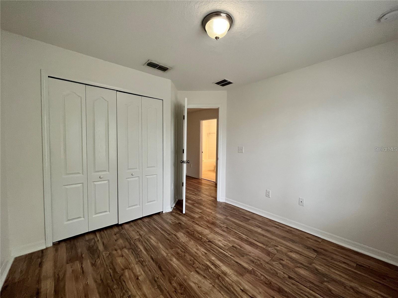 Image 13 of 19 For 10935 Savannah Landing Circle