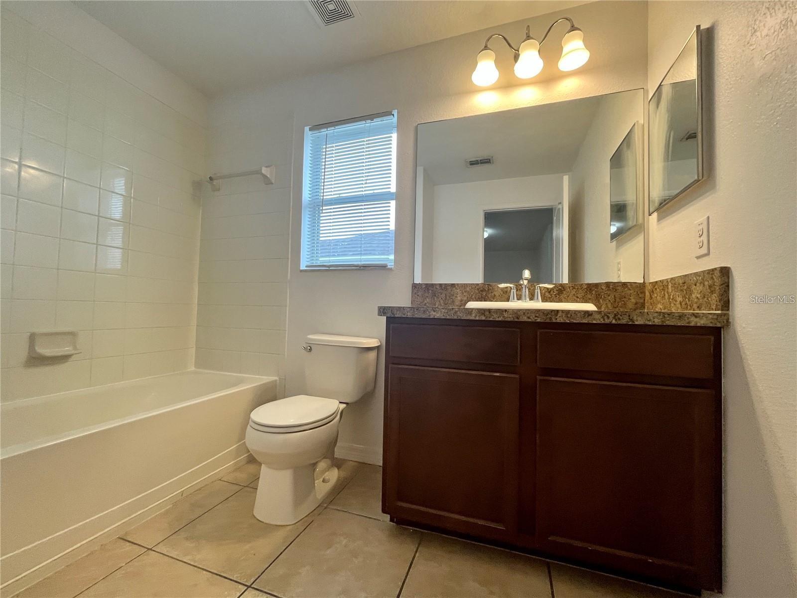 Image 18 of 19 For 10935 Savannah Landing Circle