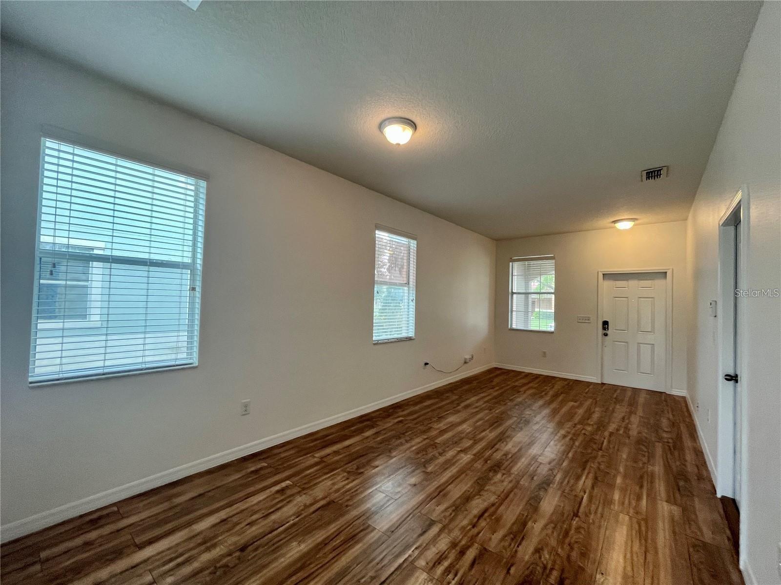 Image 2 of 19 For 10935 Savannah Landing Circle