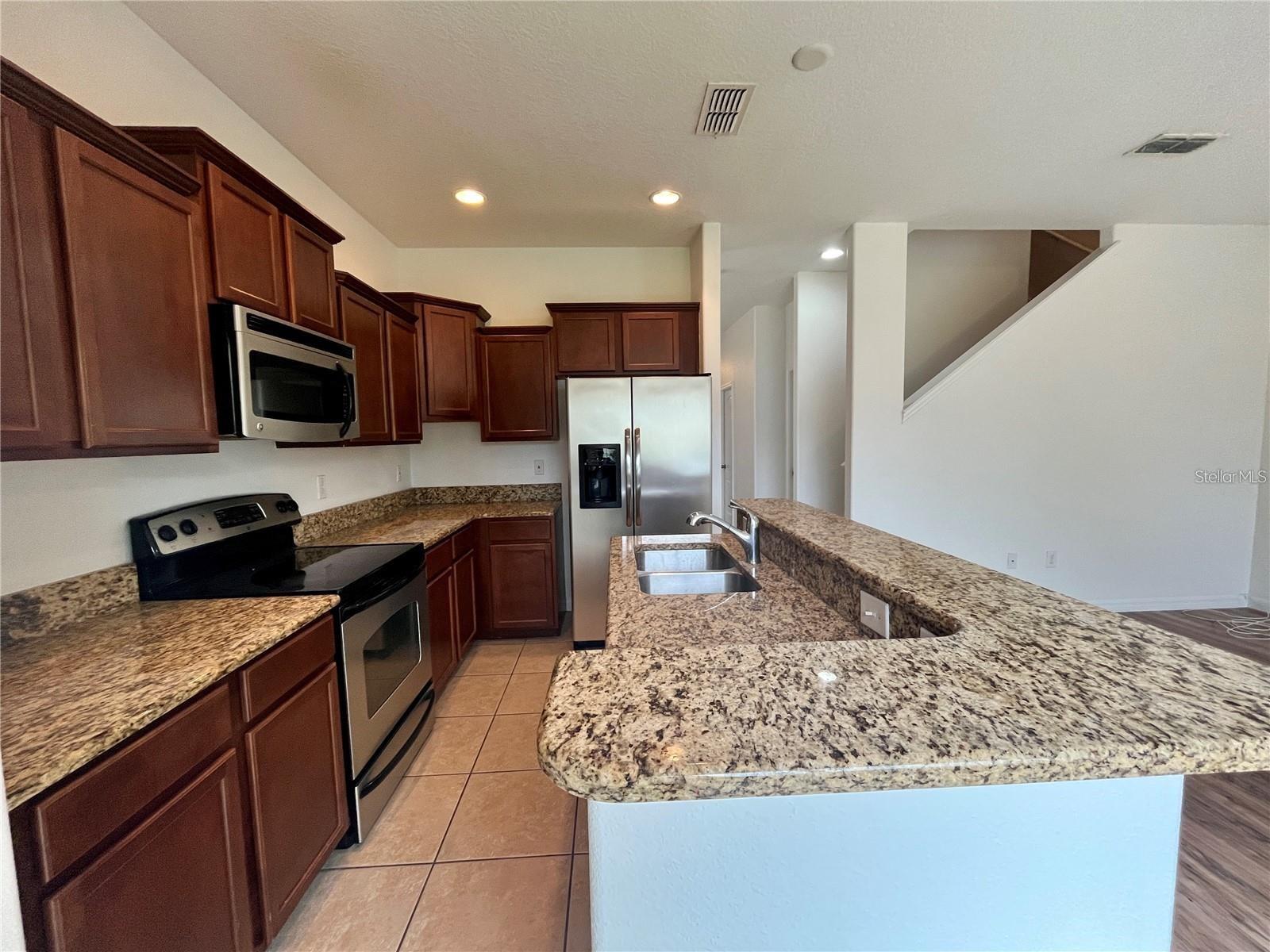 Image 6 of 19 For 10935 Savannah Landing Circle