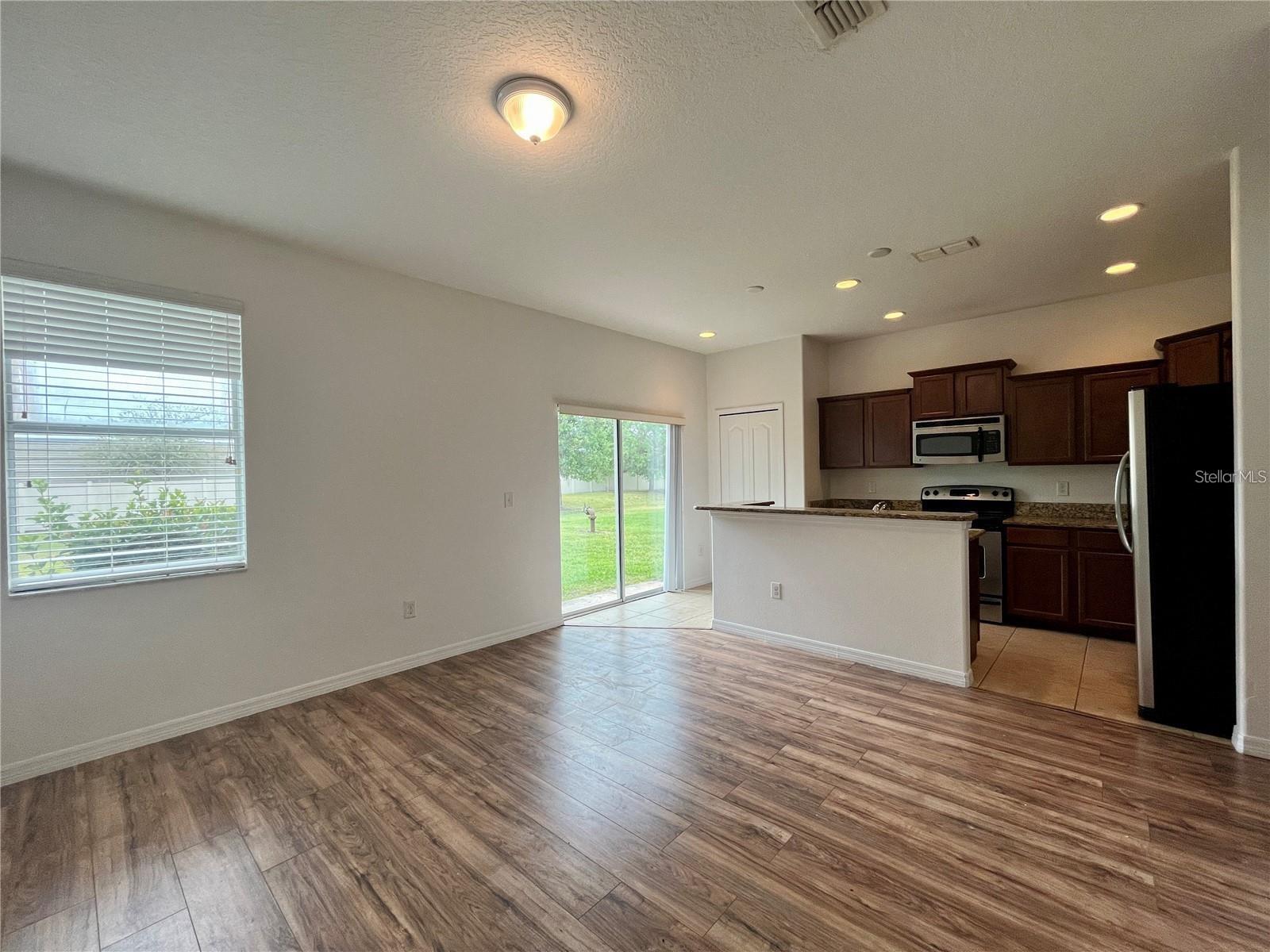 Image 7 of 19 For 10935 Savannah Landing Circle