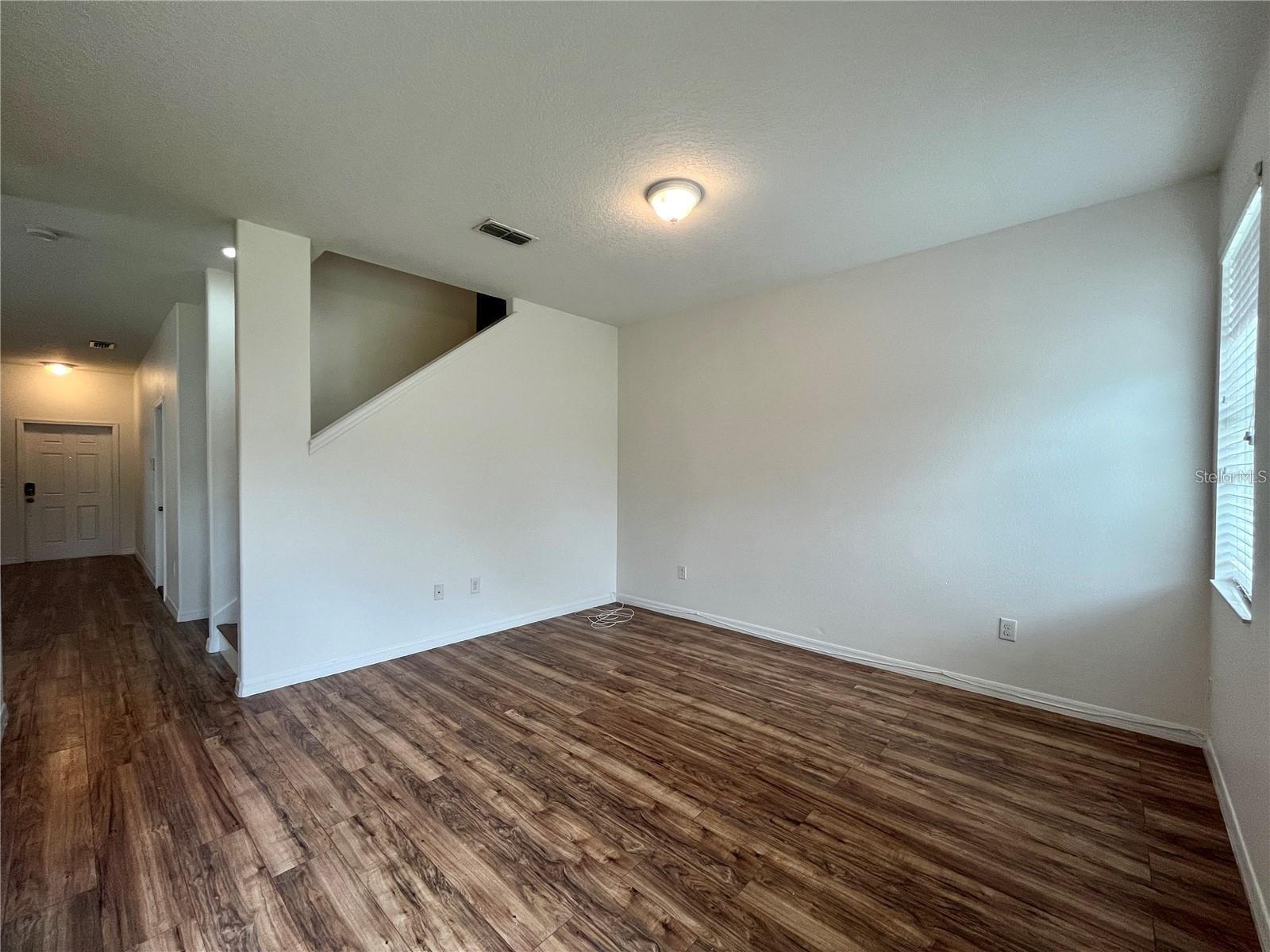 Image 8 of 19 For 10935 Savannah Landing Circle