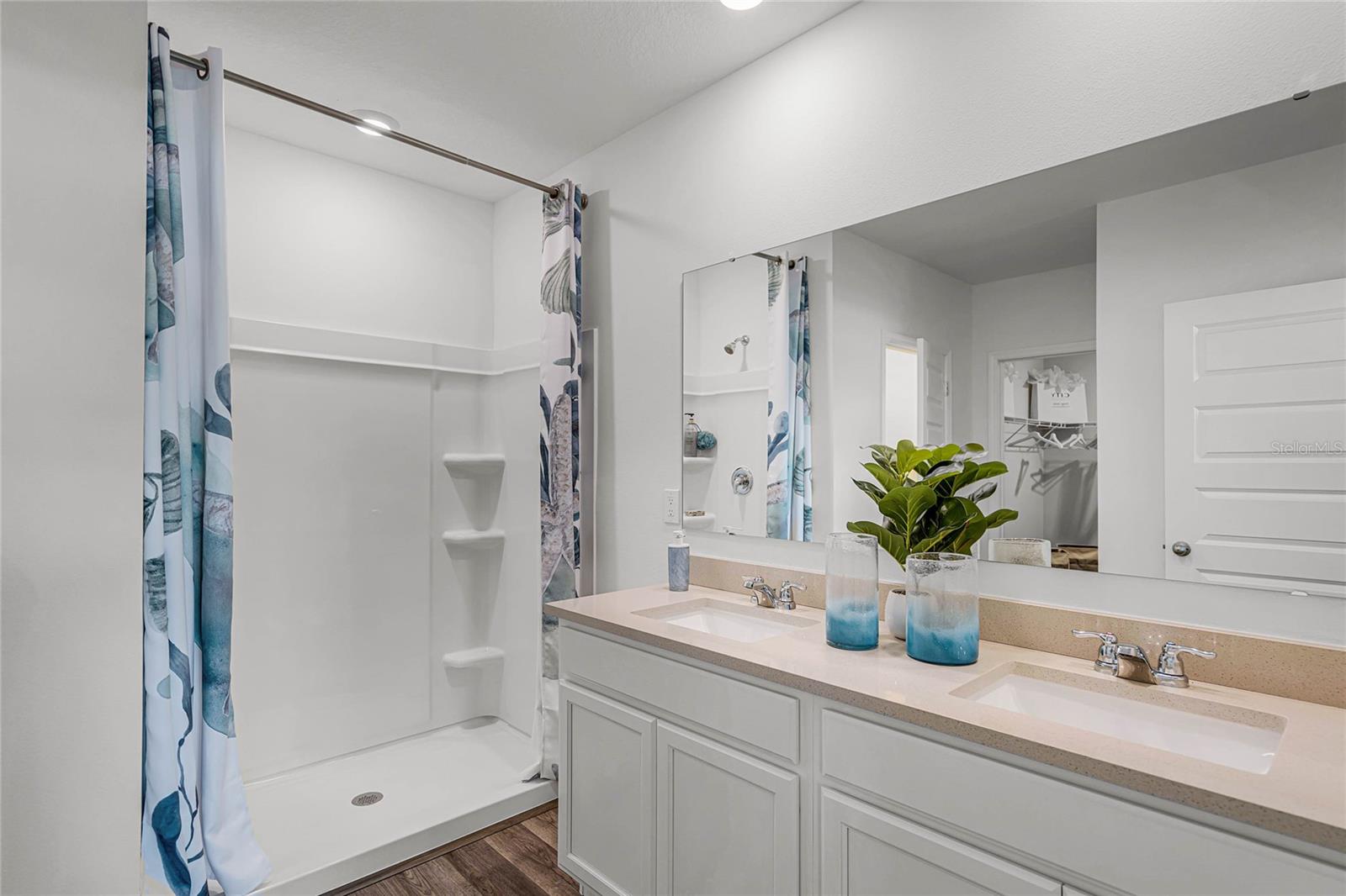 Image 18 of 35 For 3594 Roden Road