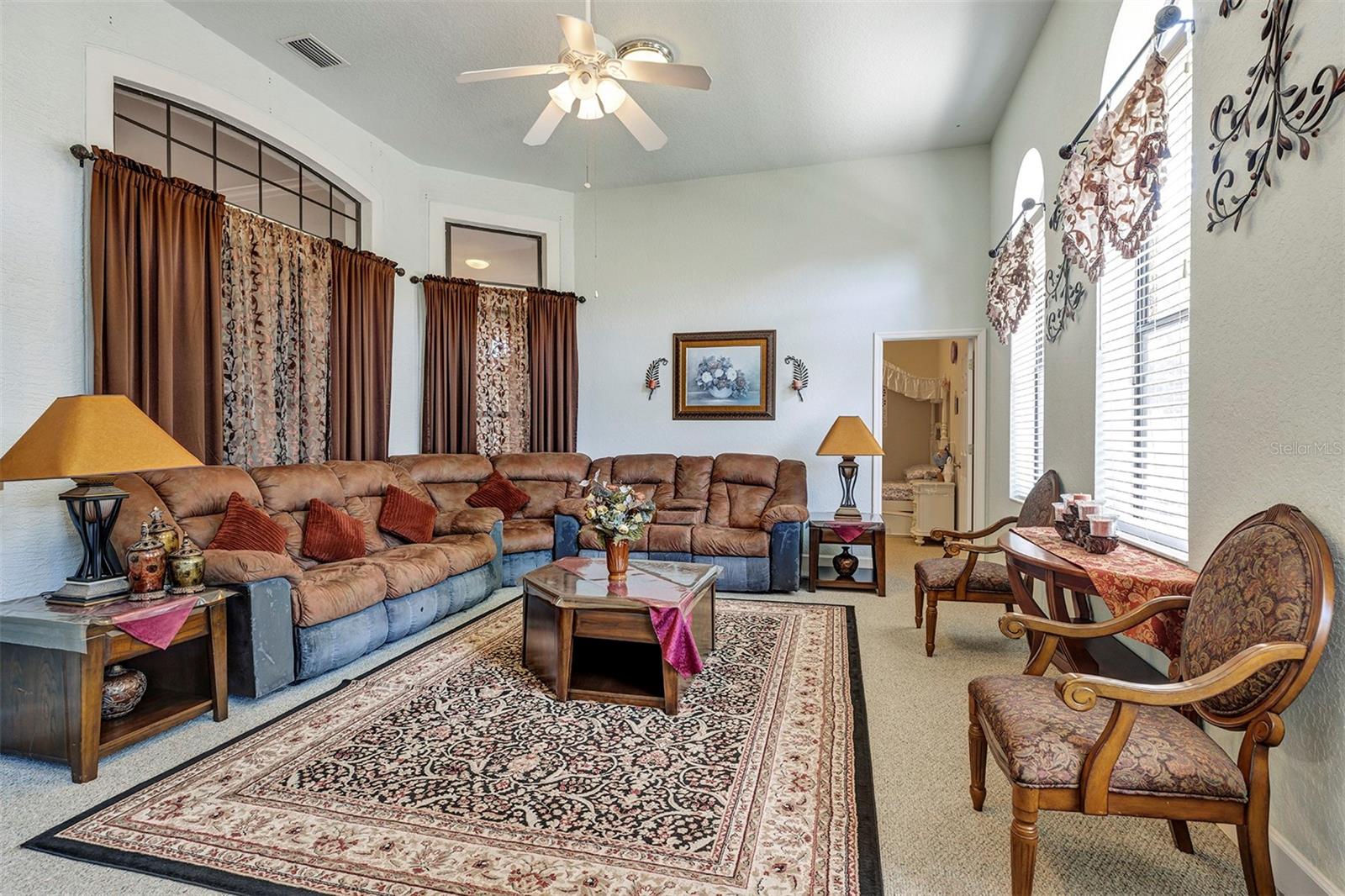 Image 18 of 41 For 13162 Paloma Drive