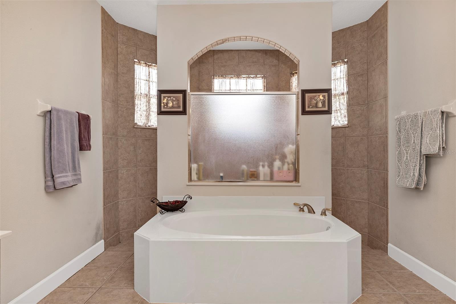 Image 22 of 41 For 13162 Paloma Drive