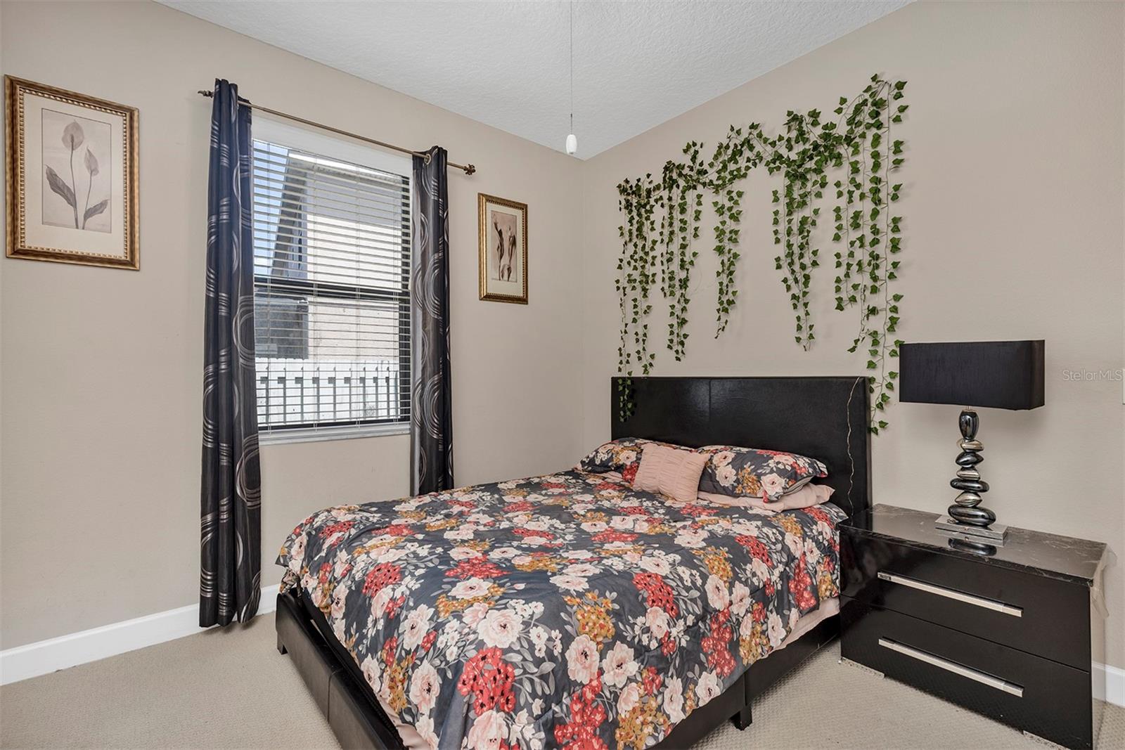 Image 27 of 41 For 13162 Paloma Drive