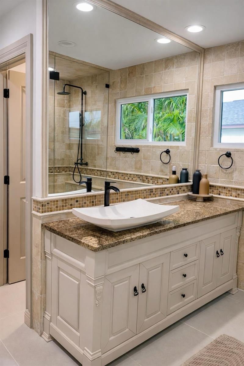 Image 21 of 30 For 808 52nd Street