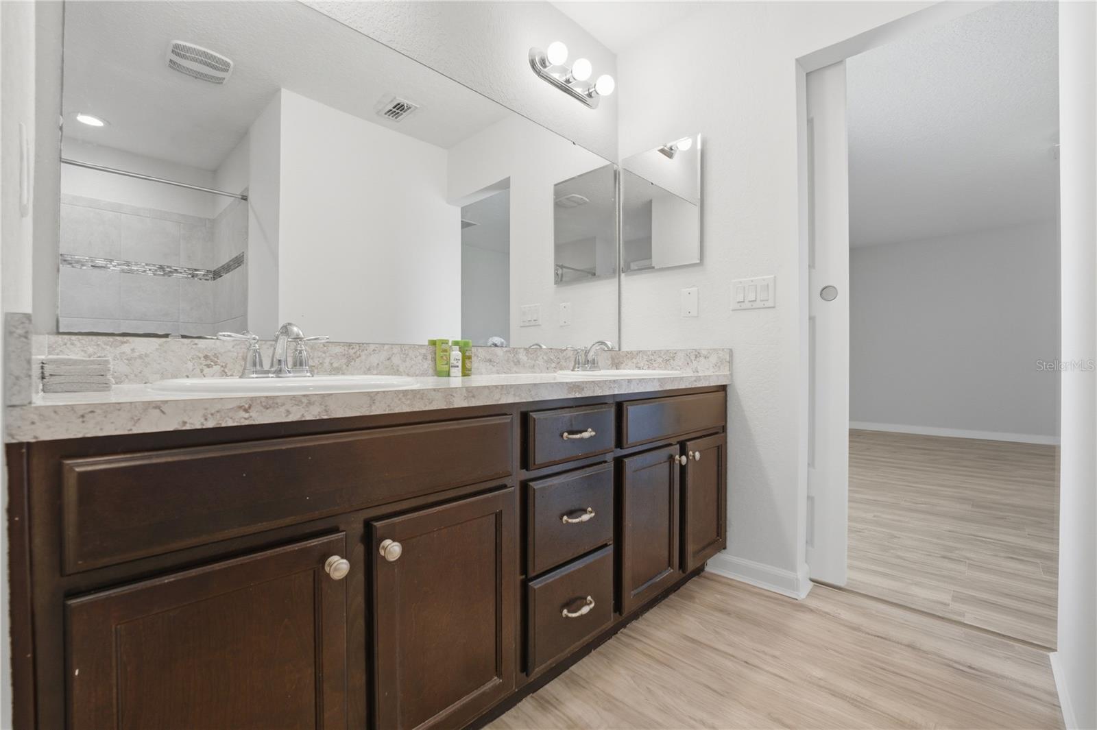 Image 41 of 47 For 4571 Calumet Drive