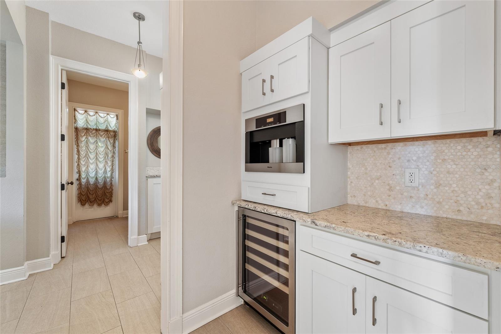 Image 10 of 47 For 6036 Greatwater Dr