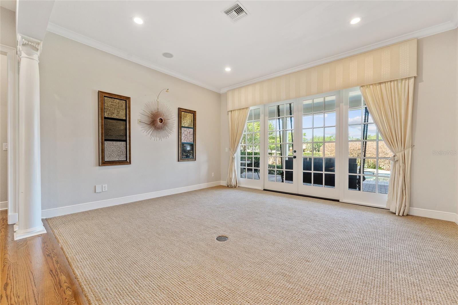 Image 18 of 47 For 6036 Greatwater Dr