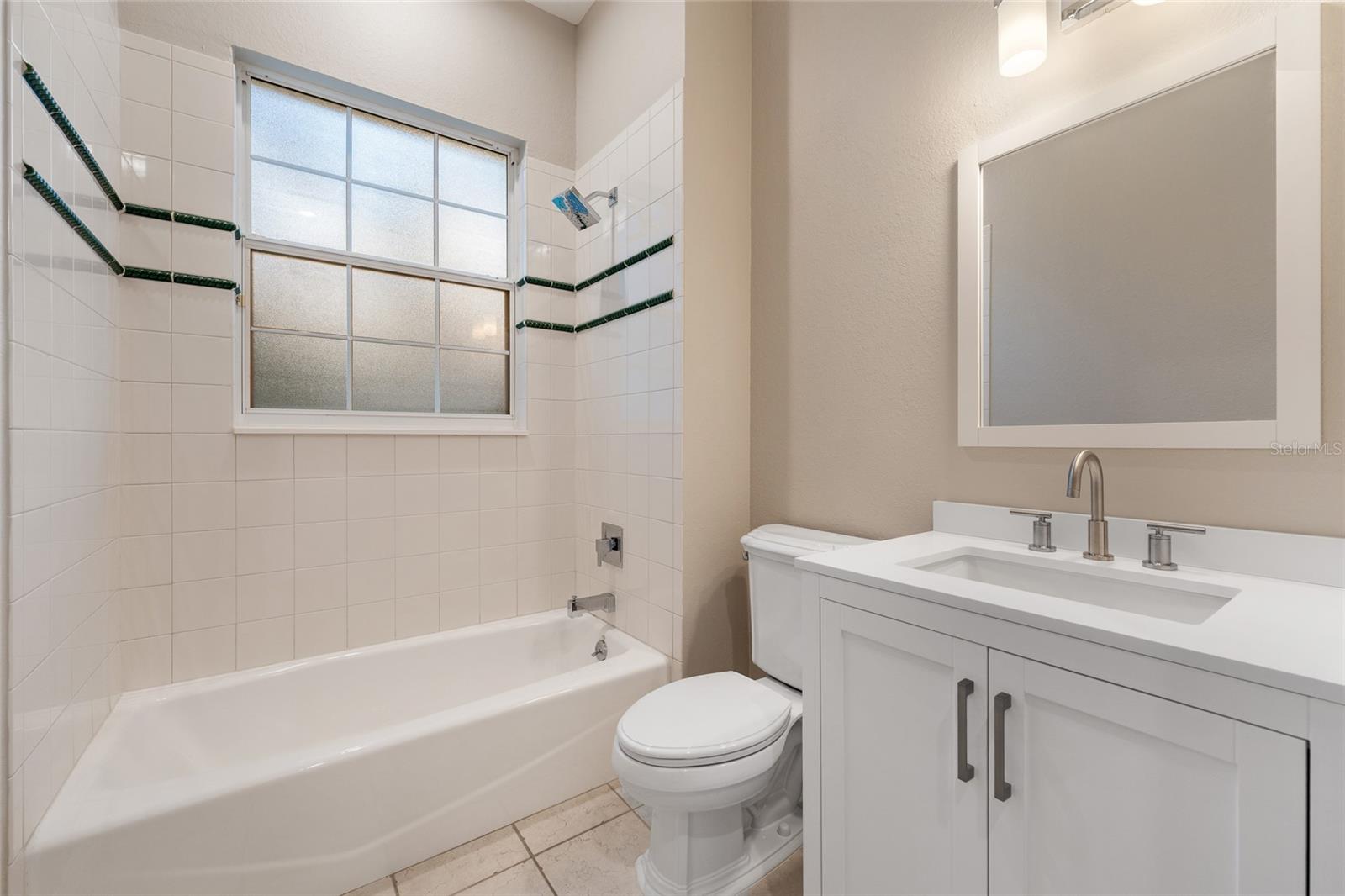 Image 20 of 47 For 6036 Greatwater Dr