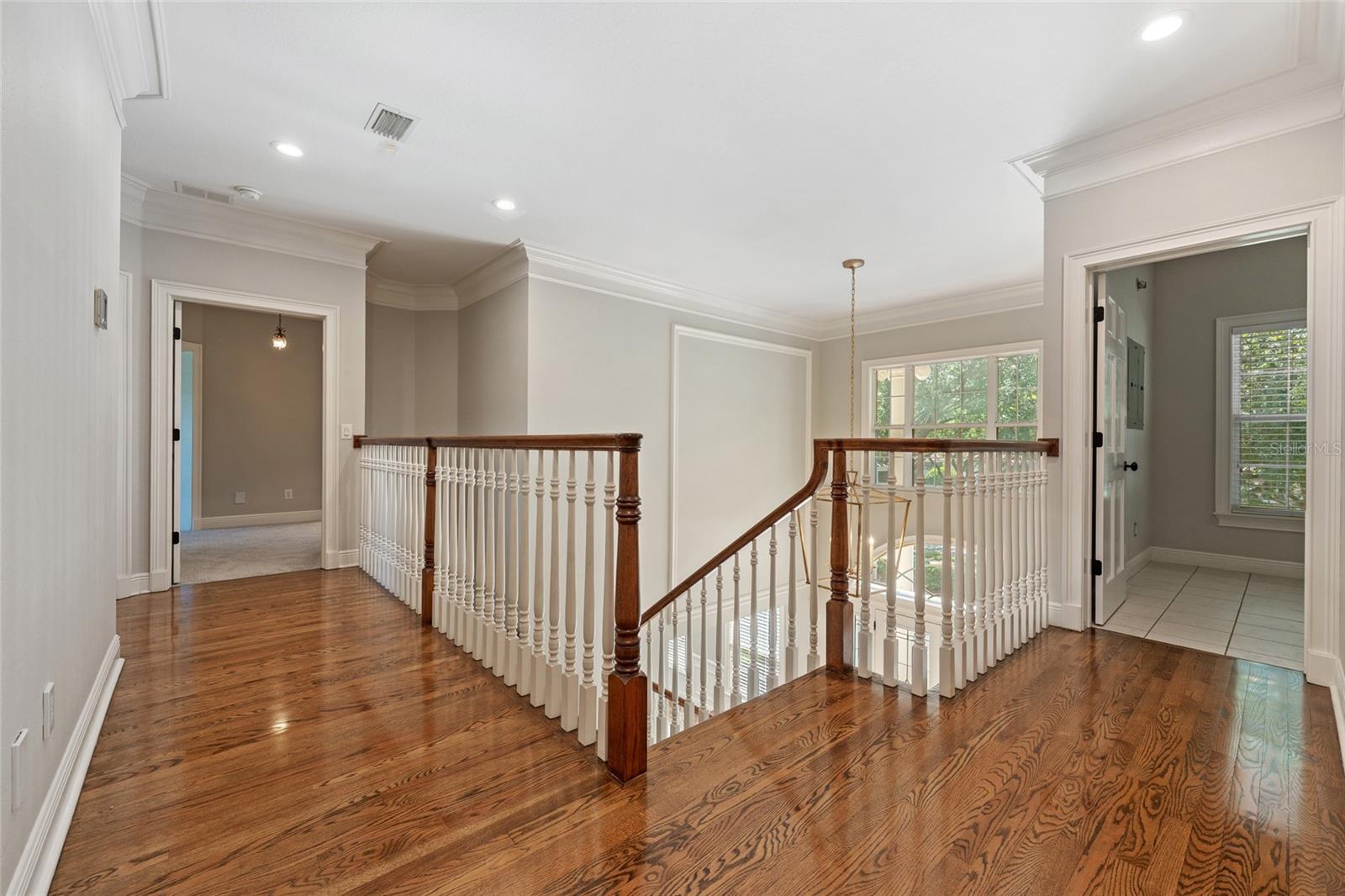 Image 21 of 47 For 6036 Greatwater Dr