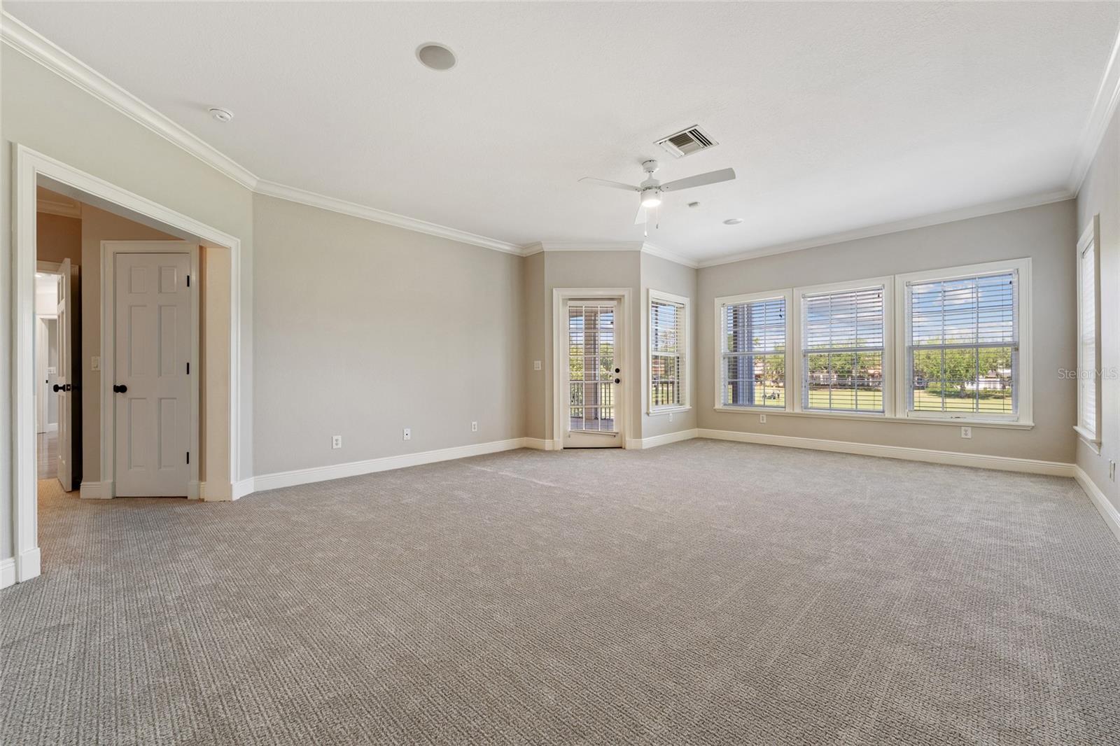 Image 24 of 47 For 6036 Greatwater Dr