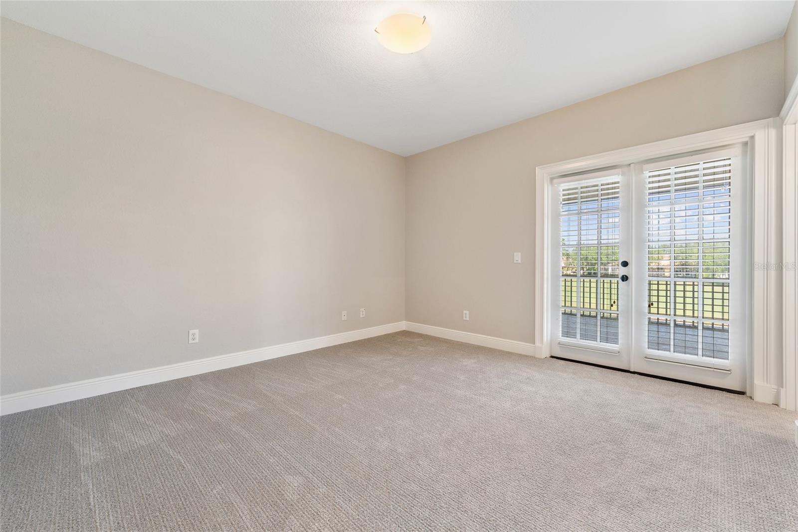 Image 31 of 47 For 6036 Greatwater Dr