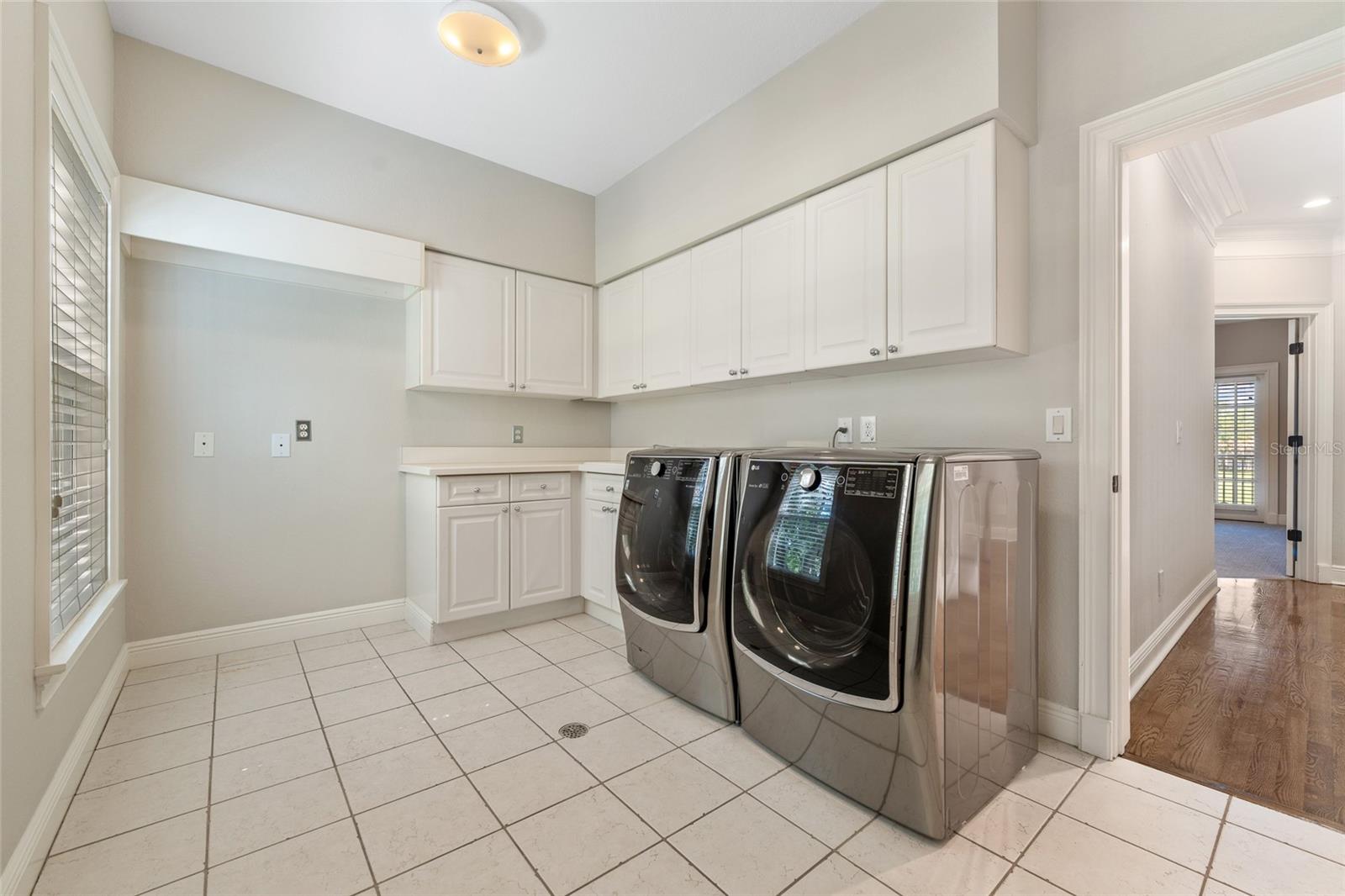 Image 35 of 47 For 6036 Greatwater Dr