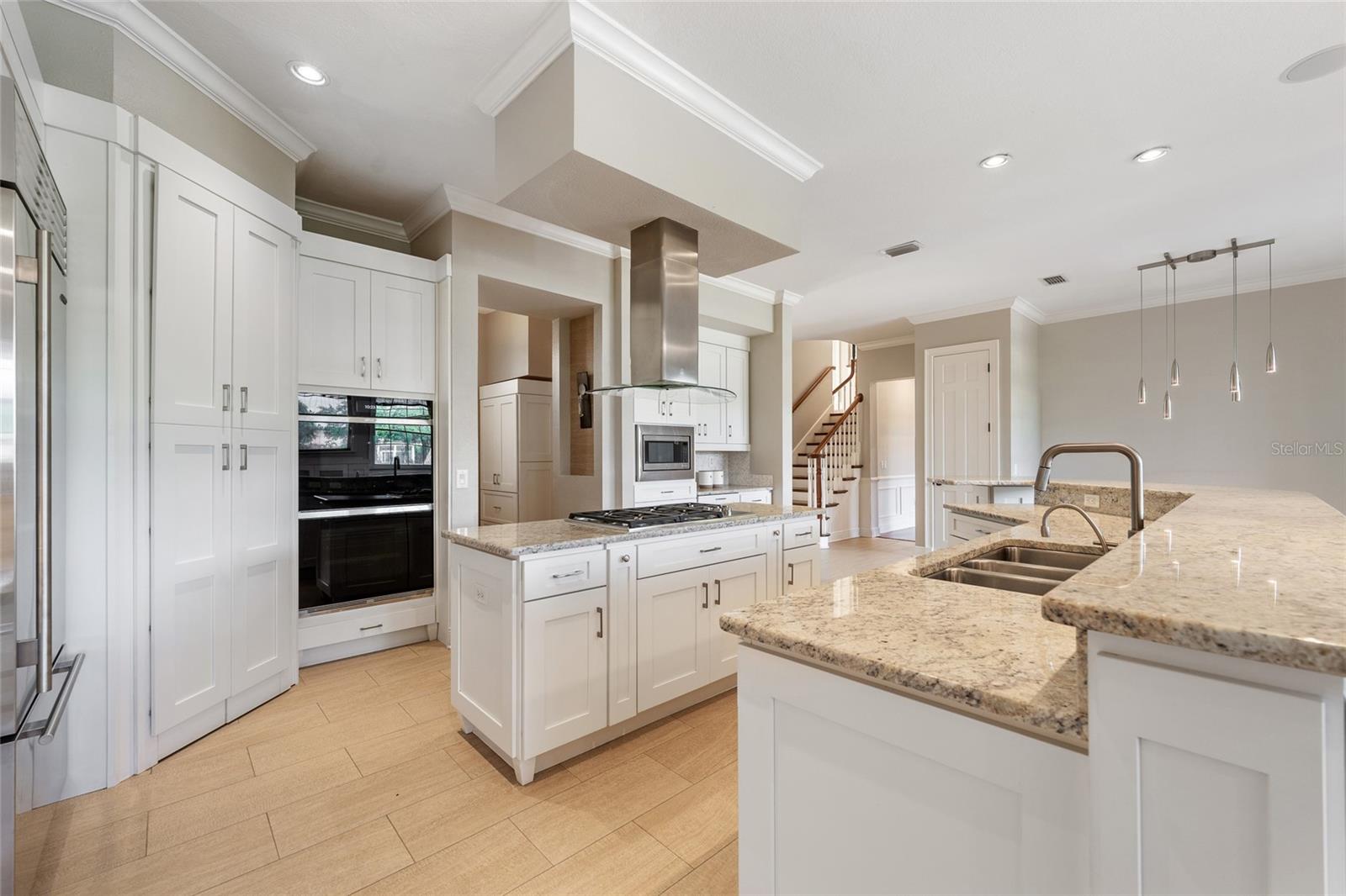 Image 7 of 47 For 6036 Greatwater Dr