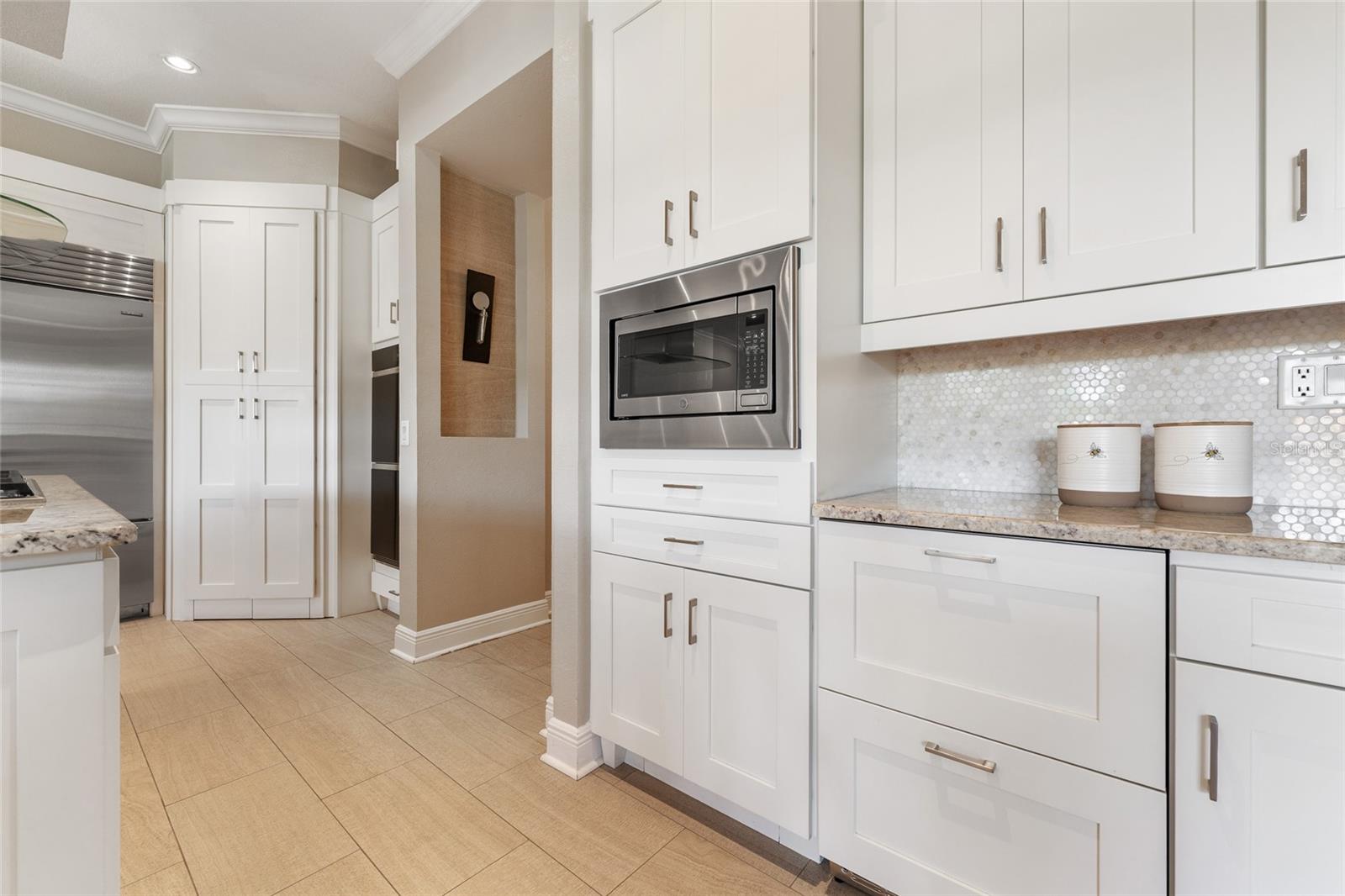 Image 9 of 47 For 6036 Greatwater Dr