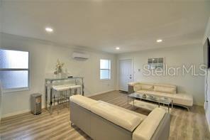 Image 6 of 28 For 2405 Roslyn Lane C