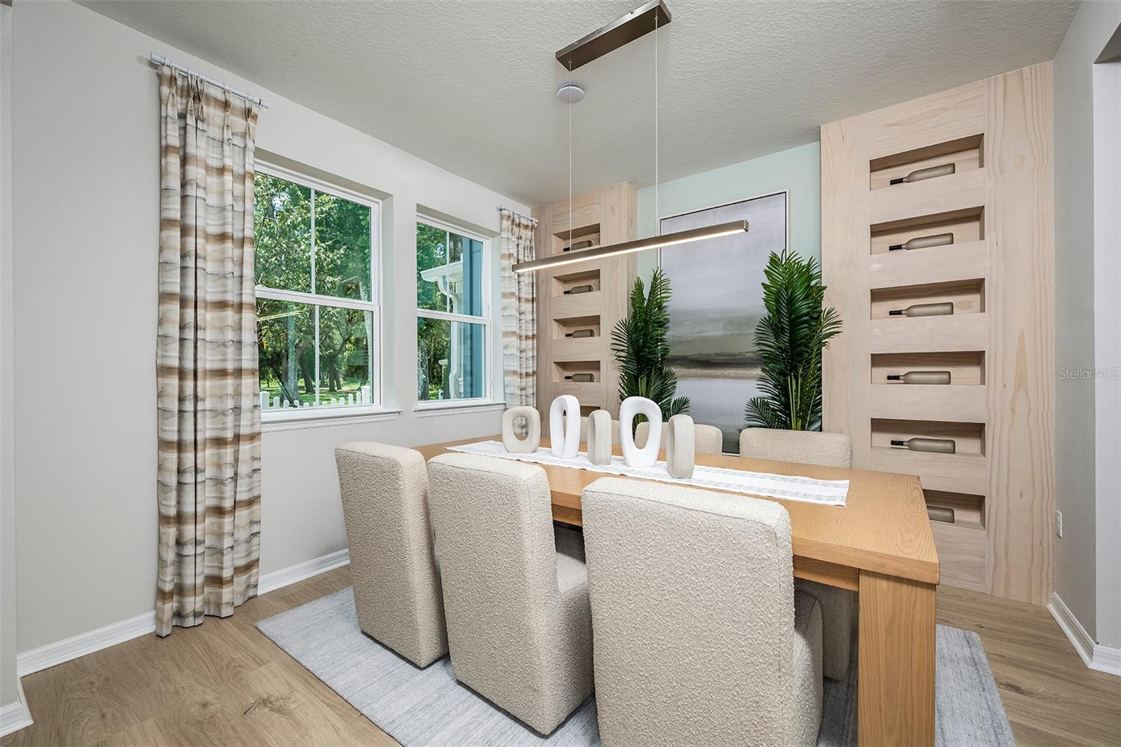 Image 10 of 19 For 686 Lola Lane