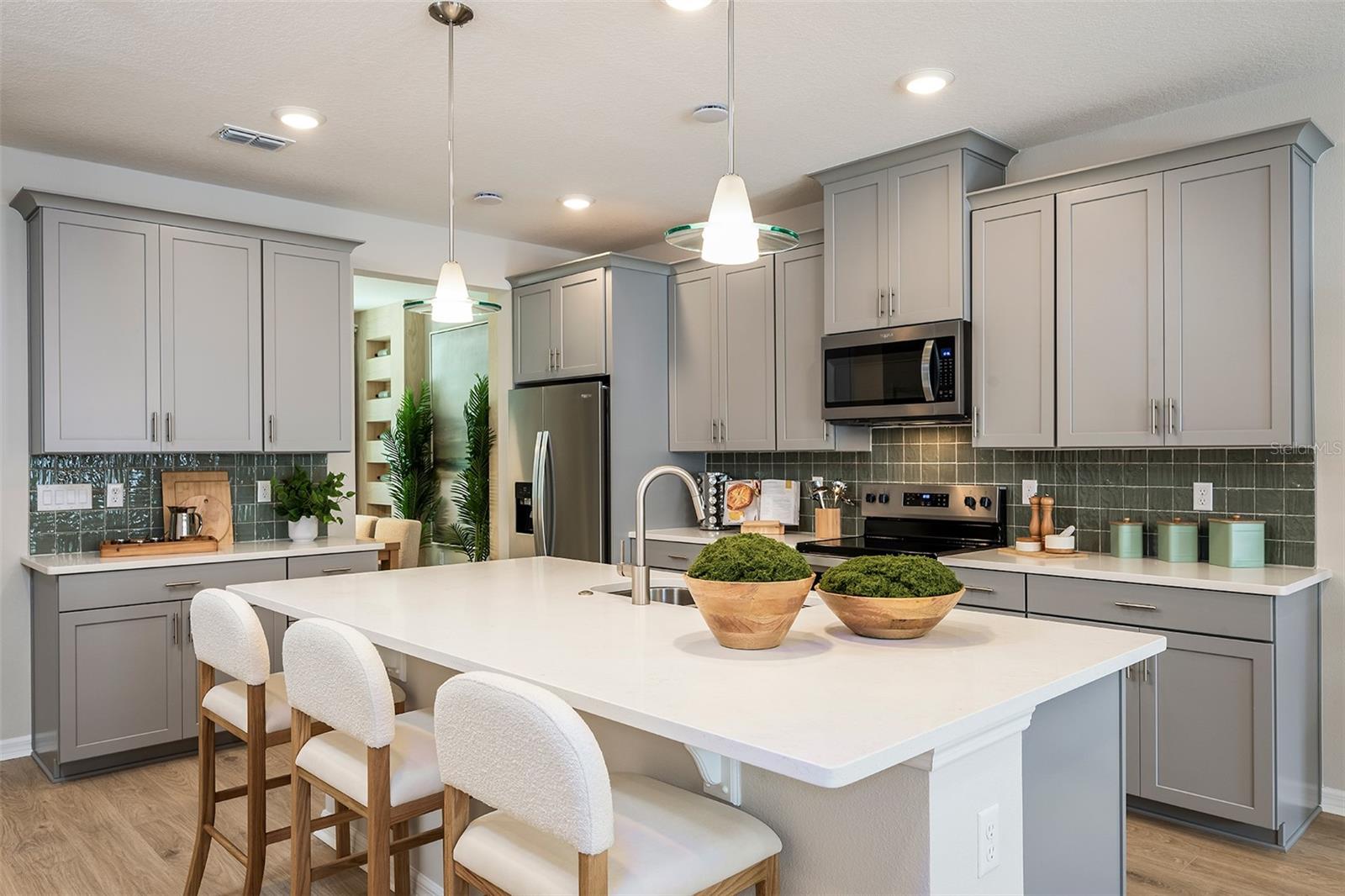 Image 2 of 19 For 686 Lola Lane