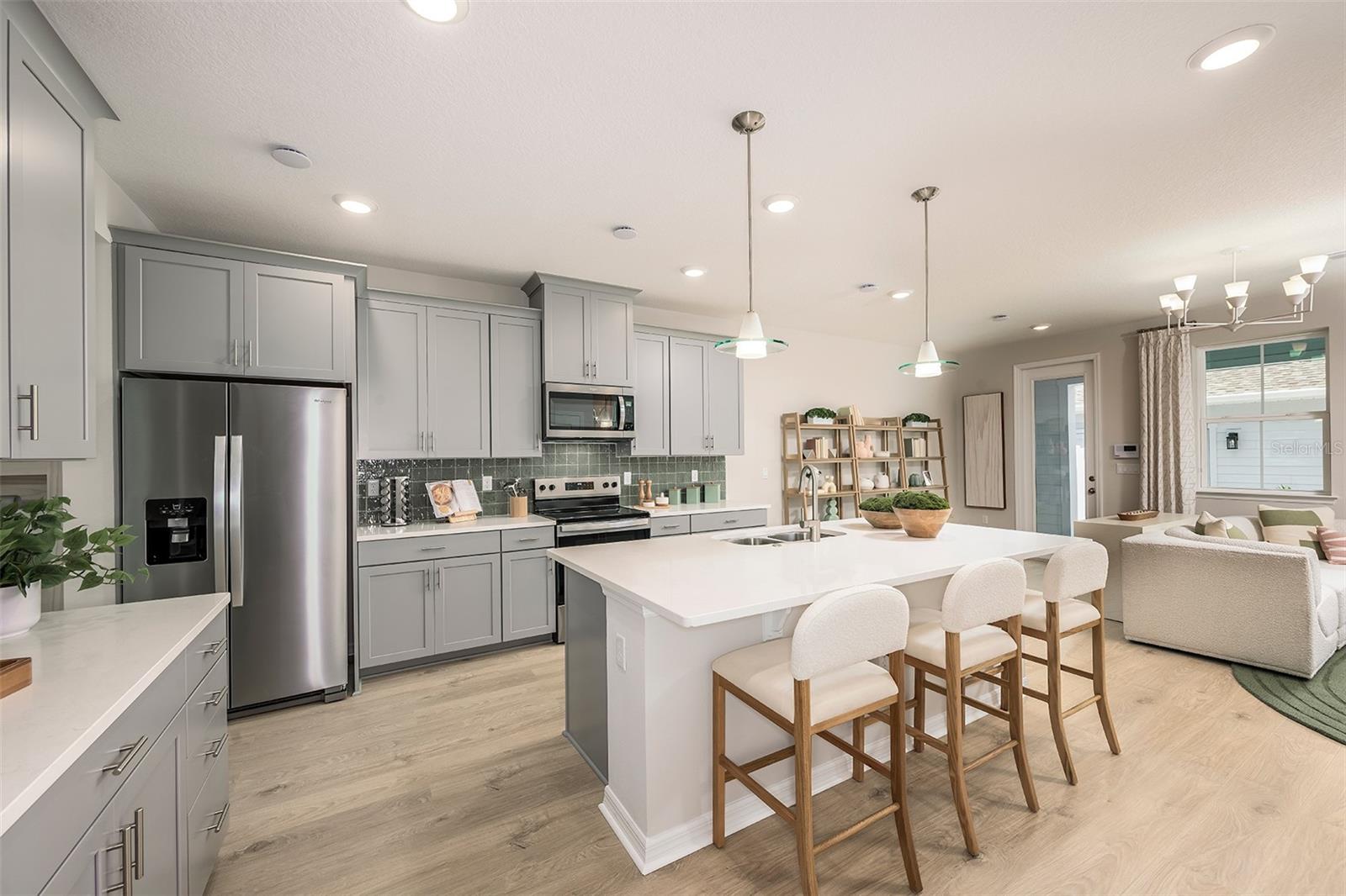 Image 4 of 19 For 686 Lola Lane