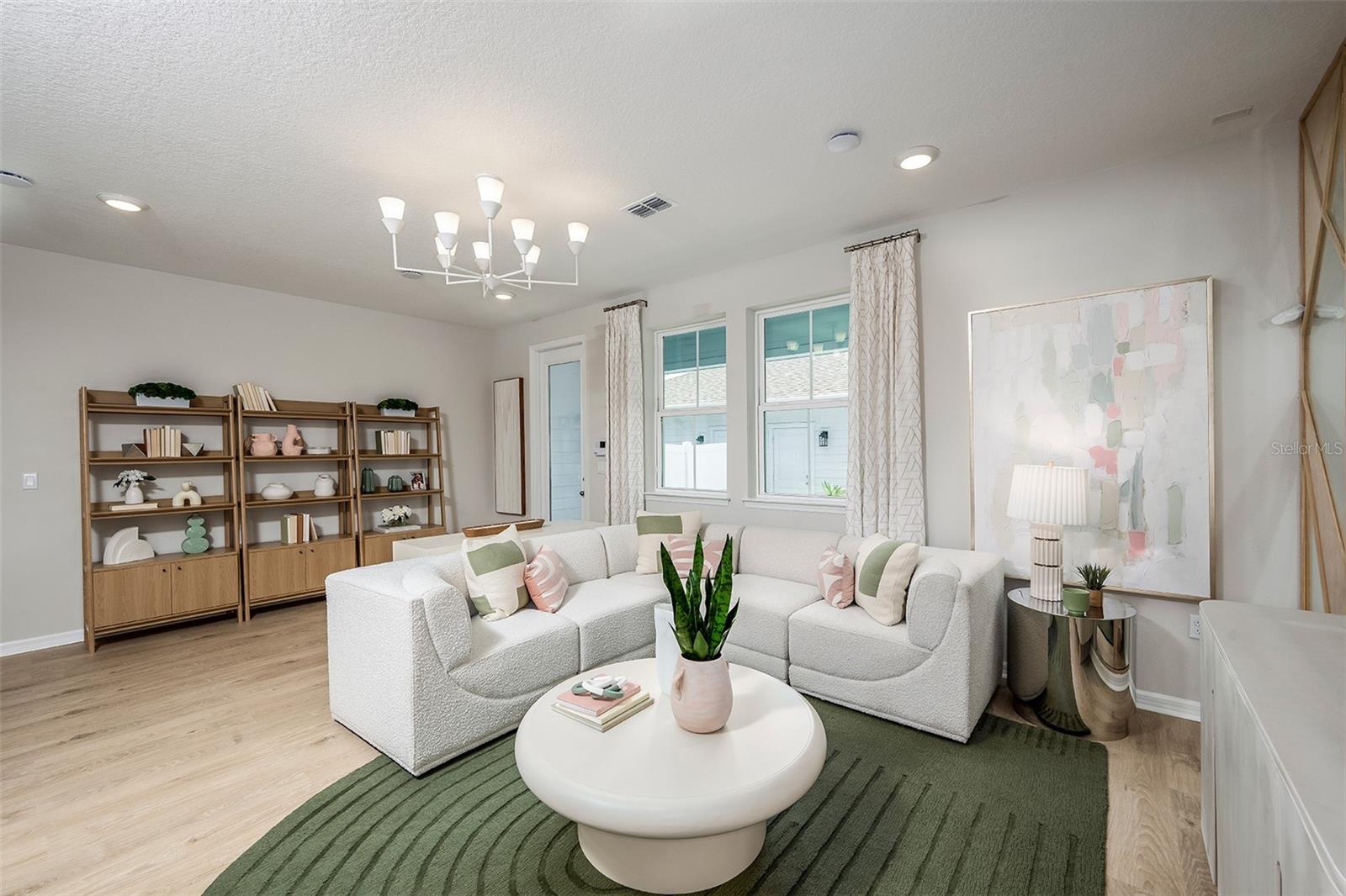 Image 9 of 19 For 686 Lola Lane