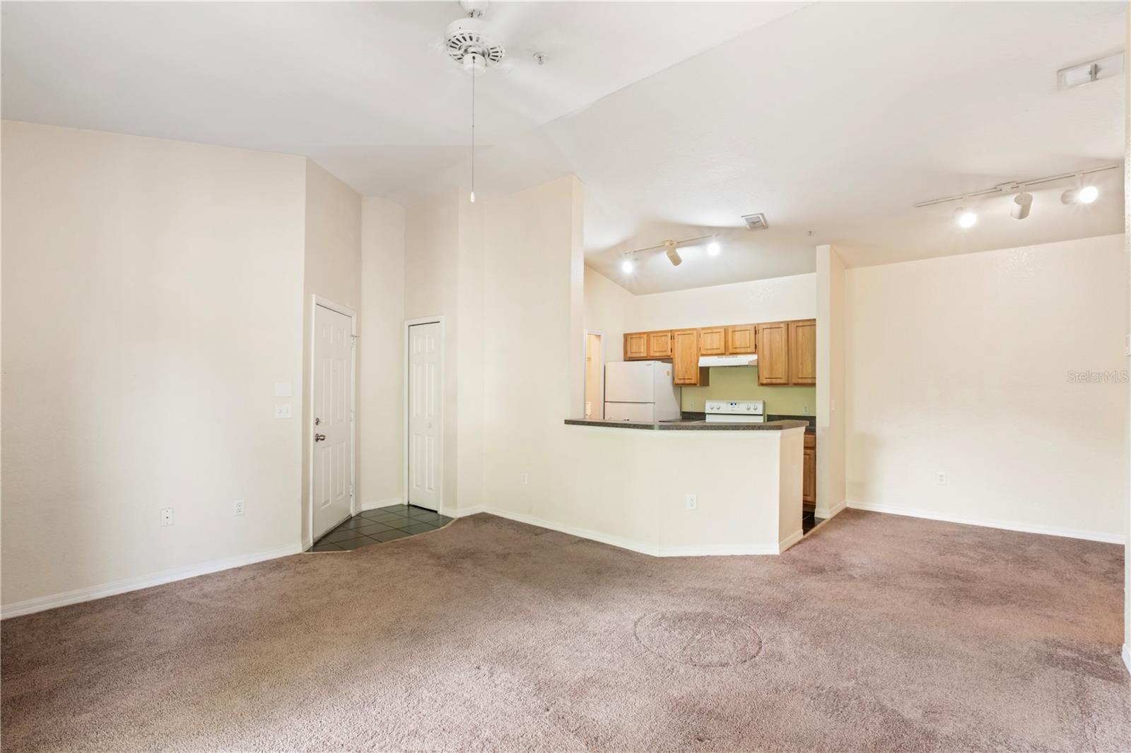 Image 5 of 10 For 6025 Westgate Drive 2533