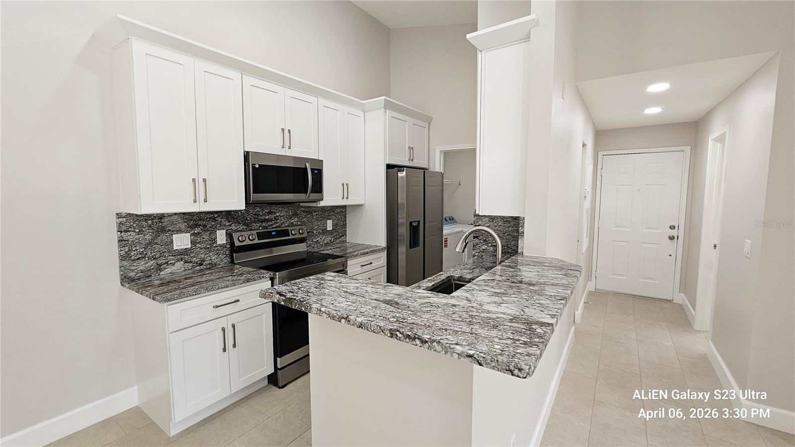 Image 11 of 29 For 2504 Grassy Point Drive 204