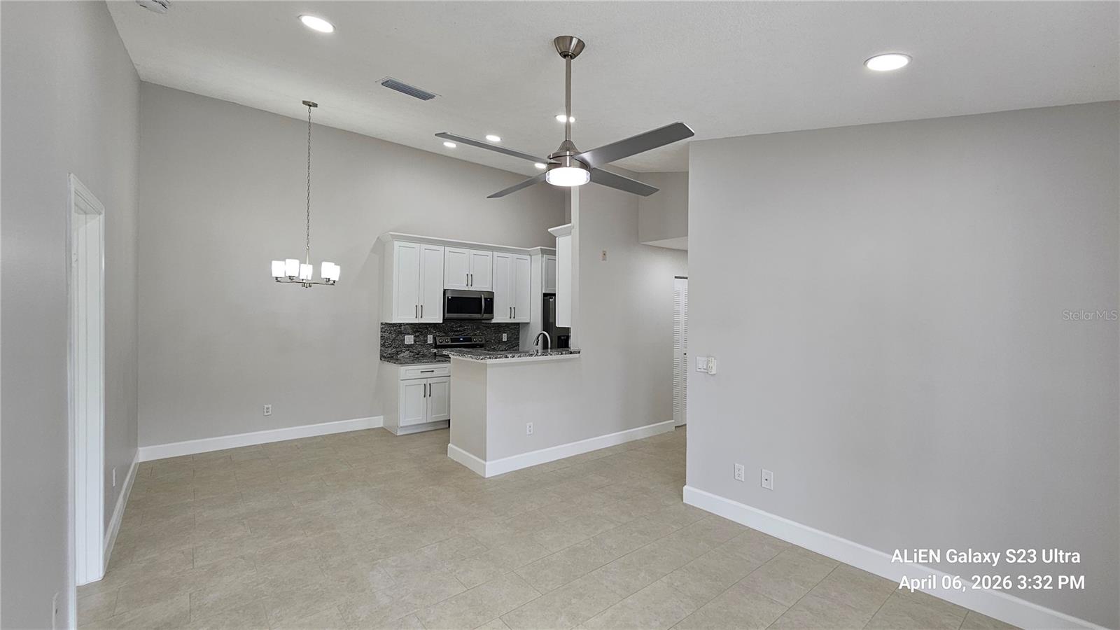 Image 14 of 29 For 2504 Grassy Point Drive 204