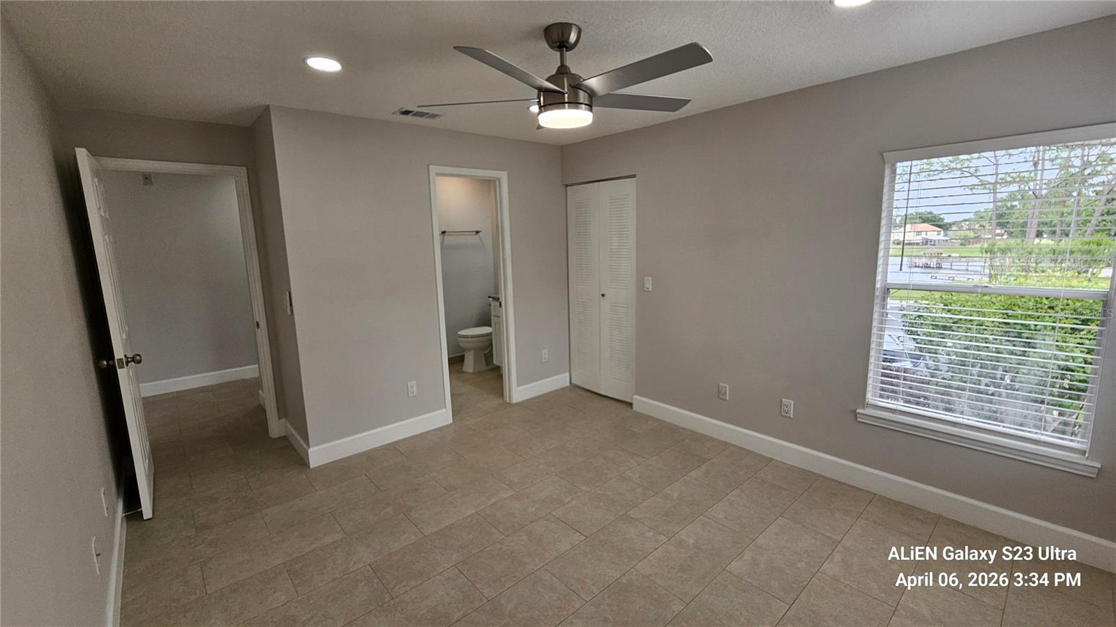 Image 16 of 29 For 2504 Grassy Point Drive 204