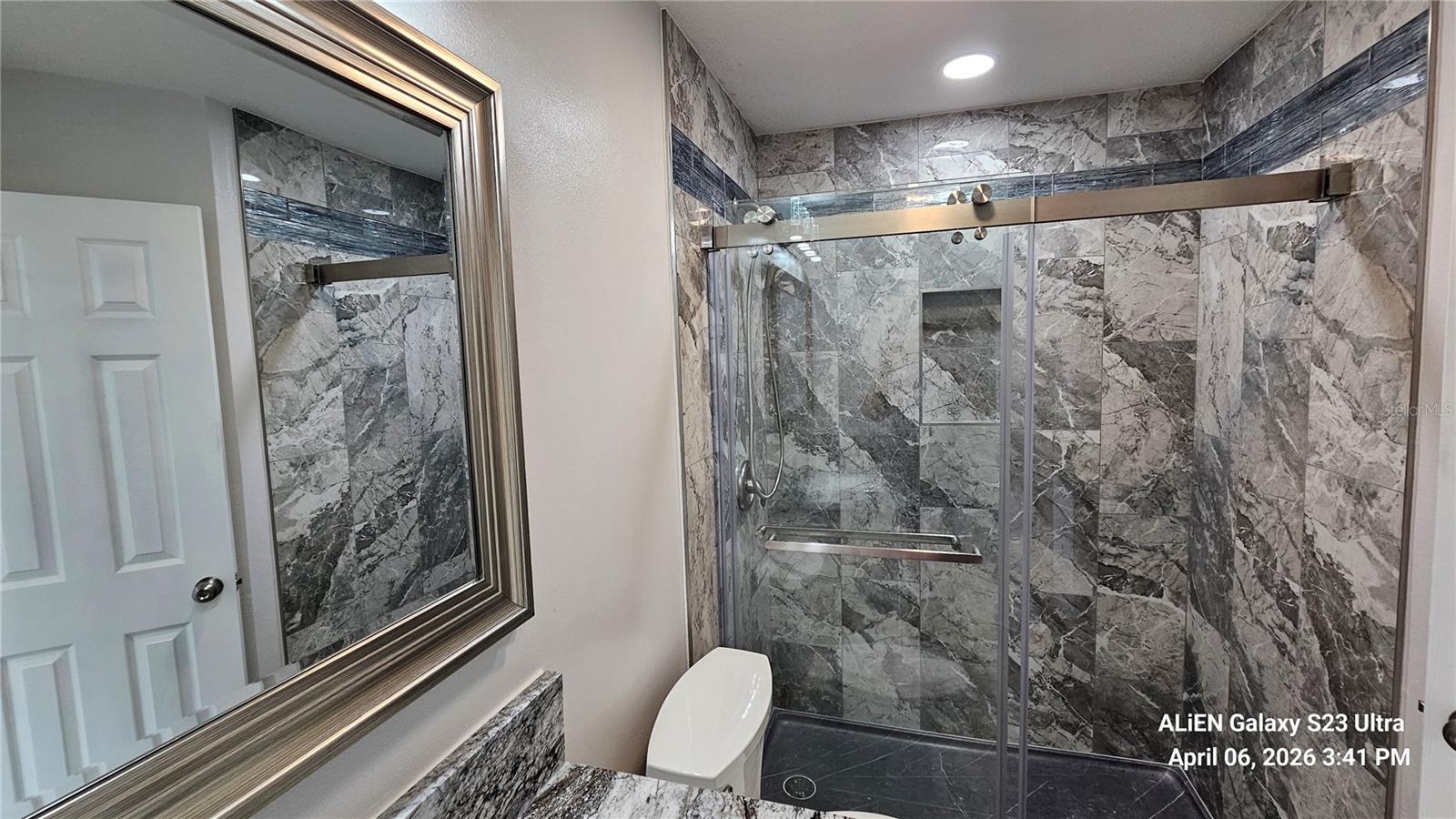 Image 25 of 29 For 2504 Grassy Point Drive 204