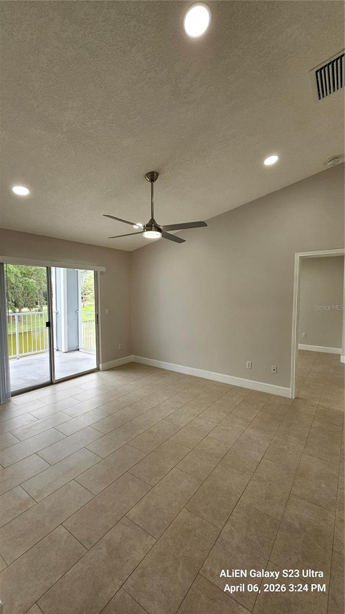 Image 4 of 29 For 2504 Grassy Point Drive 204