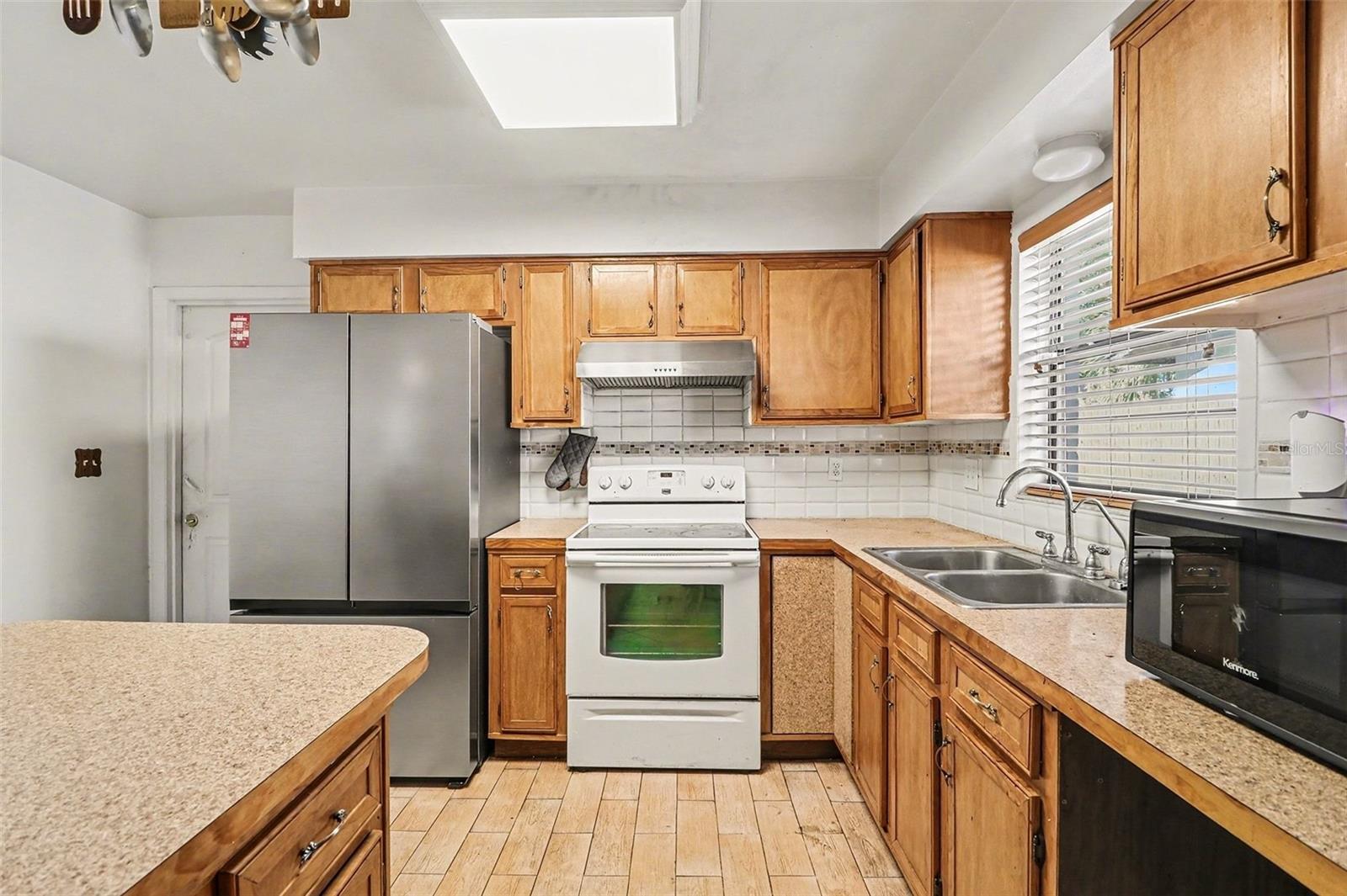 Image 10 of 29 For 10214 Brownwood Avenue