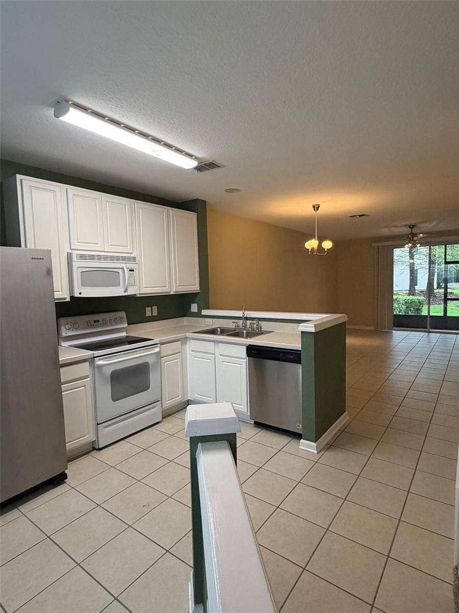 Image 2 of 21 For 809 Shropshire