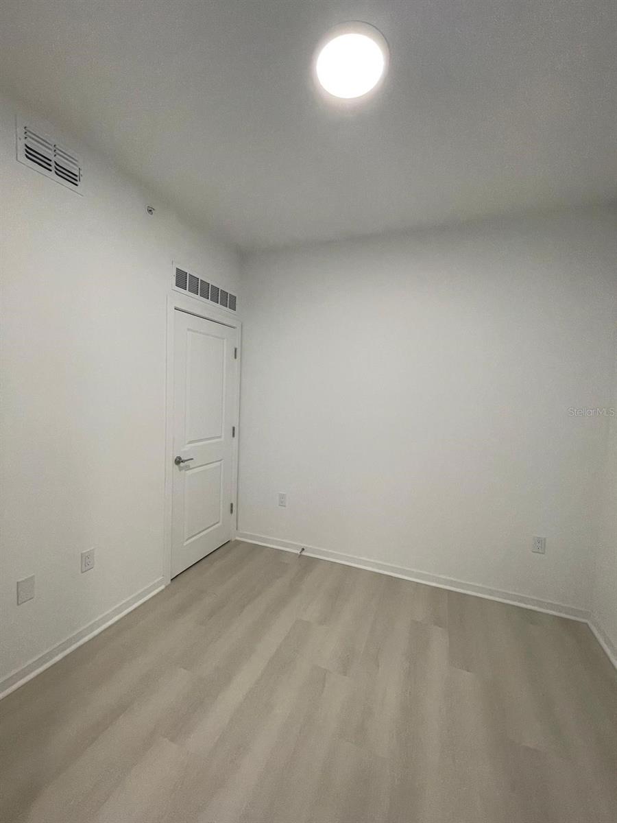 Image 13 of 17 For 5579 Millenia Boulevard 319