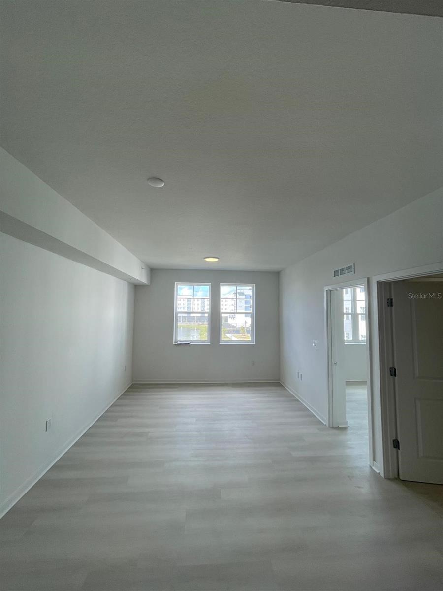 Image 15 of 17 For 5579 Millenia Boulevard 319