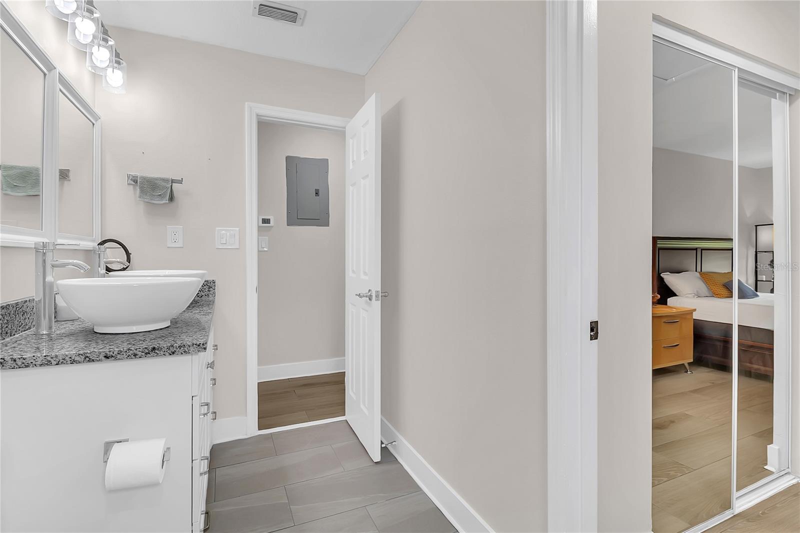 Image 21 of 38 For 10764 Wharton Court