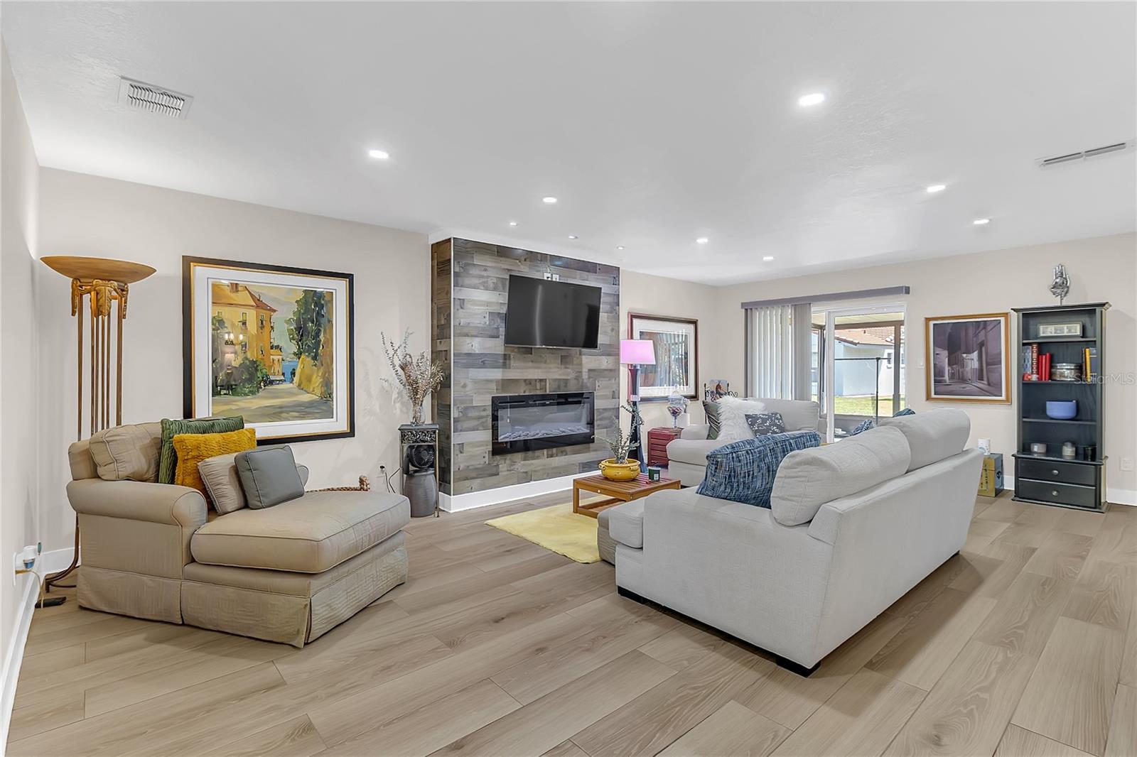 Image 3 of 38 For 10764 Wharton Court