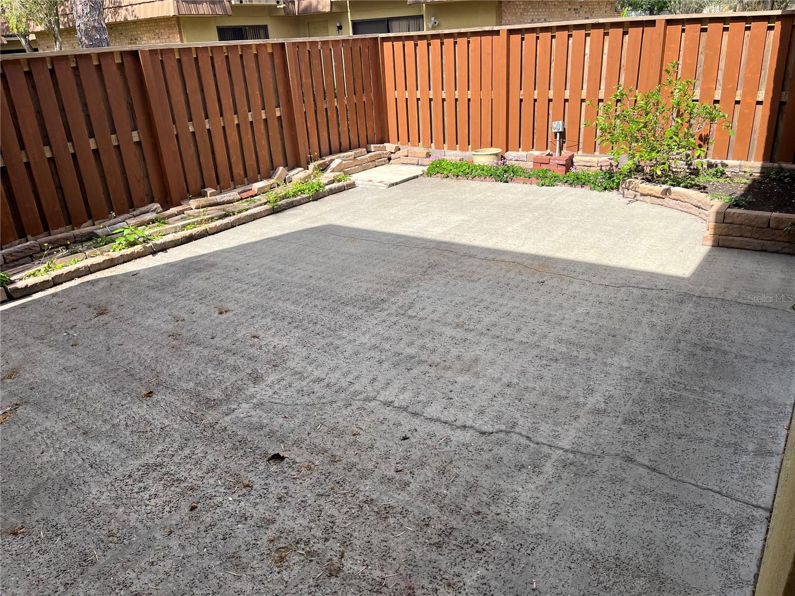 Image 18 of 20 For 5361 Elm Court 330